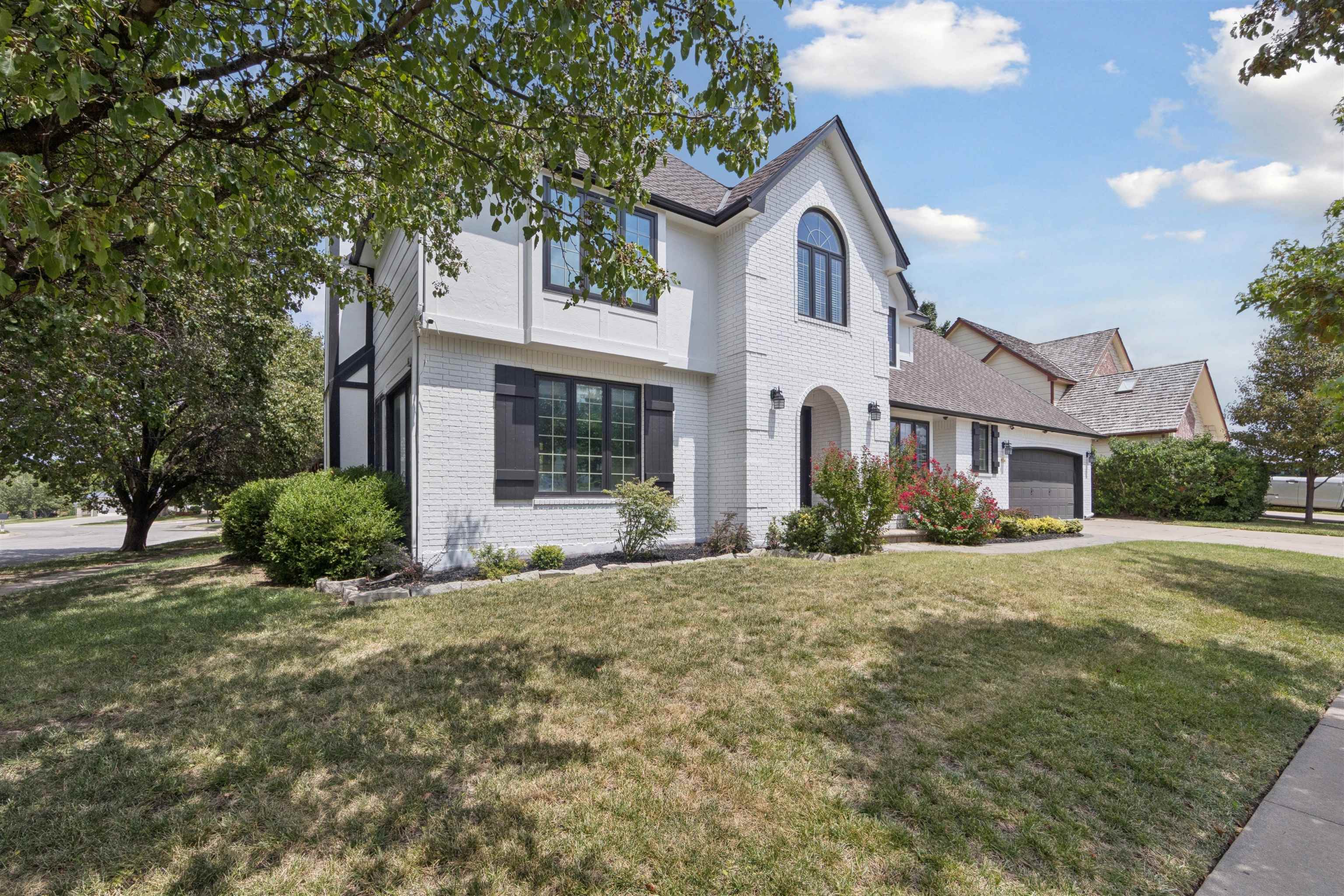 Wichita, Kansas, 67206, United States, 2 Bedrooms Bedrooms, ,4 BathroomsBathrooms,Residential,For Sale,1911450