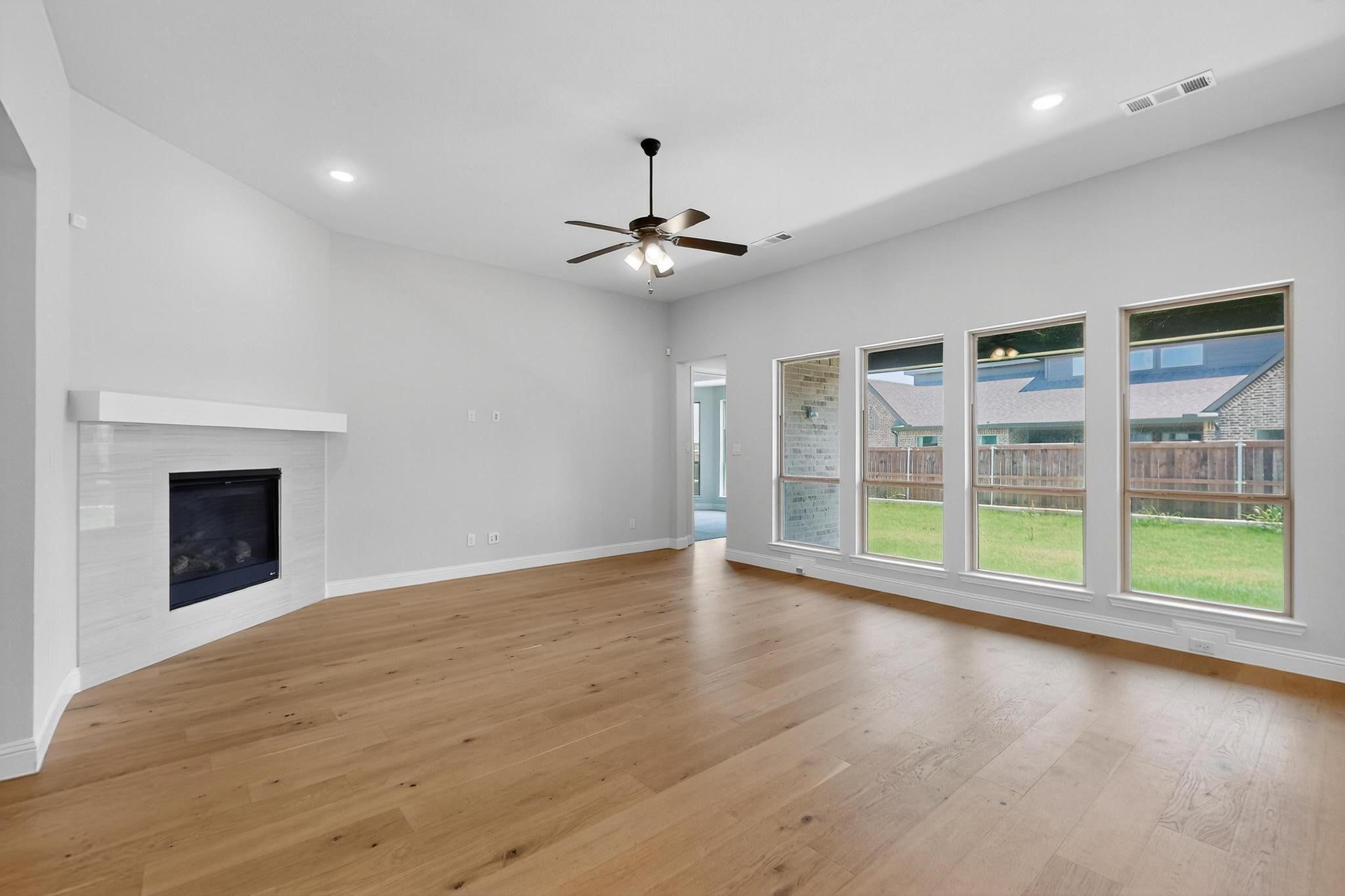 Mansfield, Texas, 76063, United States, 4 Bedrooms Bedrooms, ,4 BathroomsBathrooms,Residential,For Sale,1992597