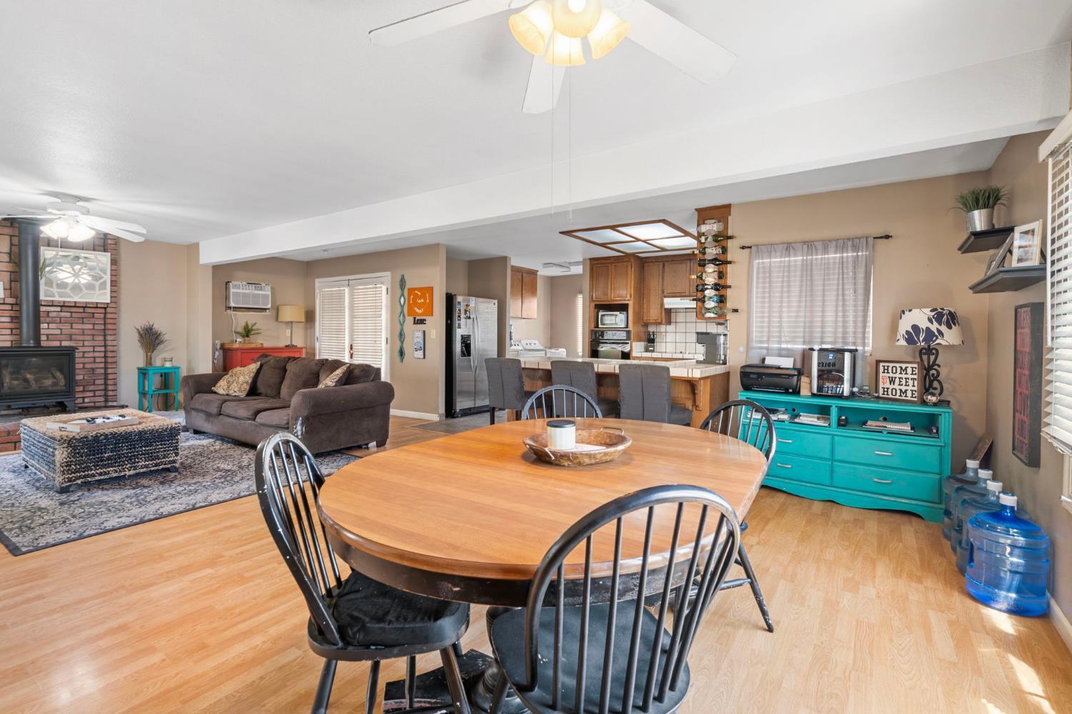 Vernalis, California, 95385, United States, 5 Bedrooms Bedrooms, ,3 BathroomsBathrooms,Residential,For Sale,1979261