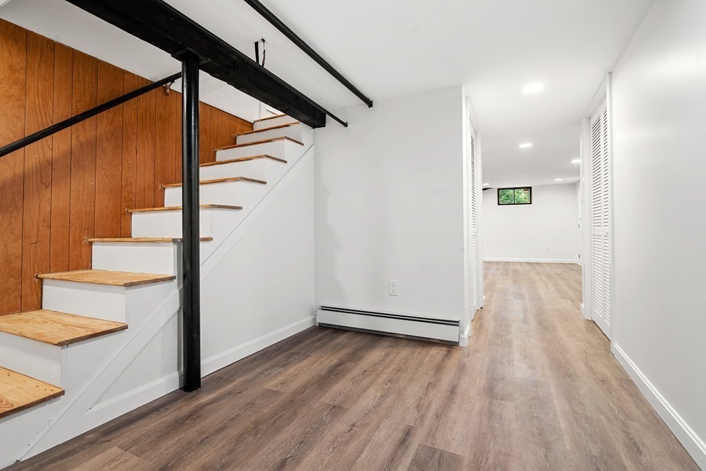 Framingham, Massachusetts, 01701, United States, 3 Bedrooms Bedrooms, ,2 BathroomsBathrooms,Residential,For Sale,1903802