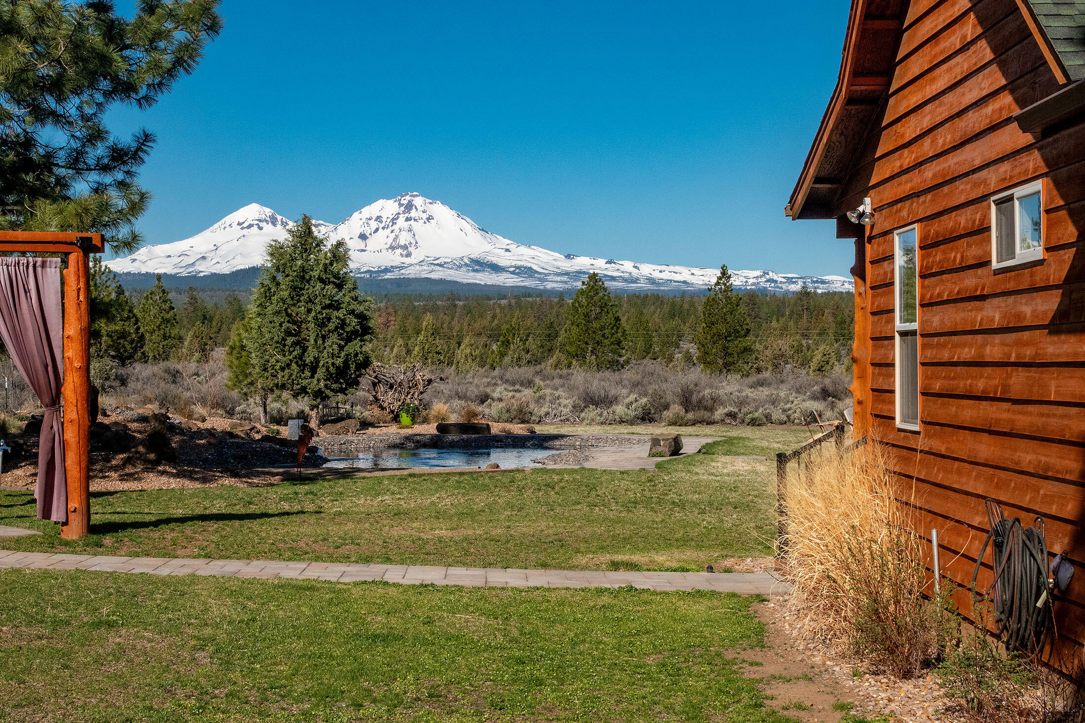 Bend, Oregon, 97703, United States, 3 Bedrooms Bedrooms, ,2 BathroomsBathrooms,Residential,For Sale,1826541