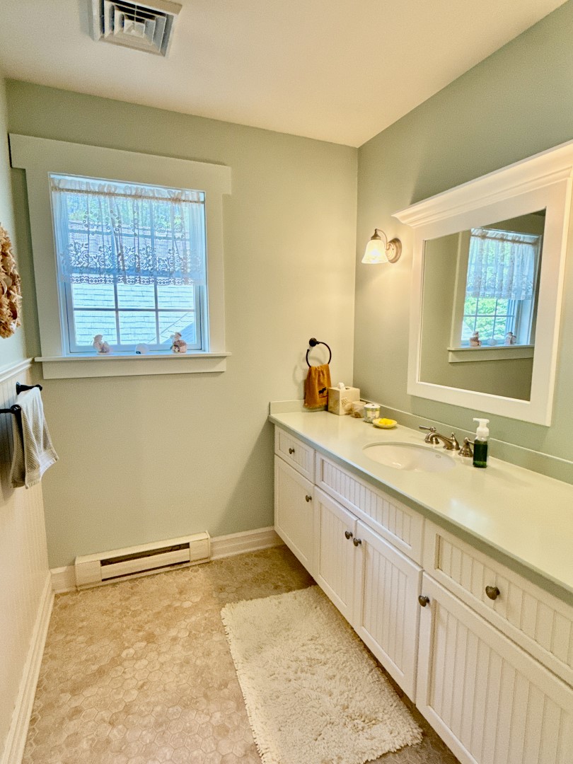 Hawley, Pennsylvania, 18428, United States, 3 Bedrooms Bedrooms, ,4 BathroomsBathrooms,Residential,For Sale,1846687