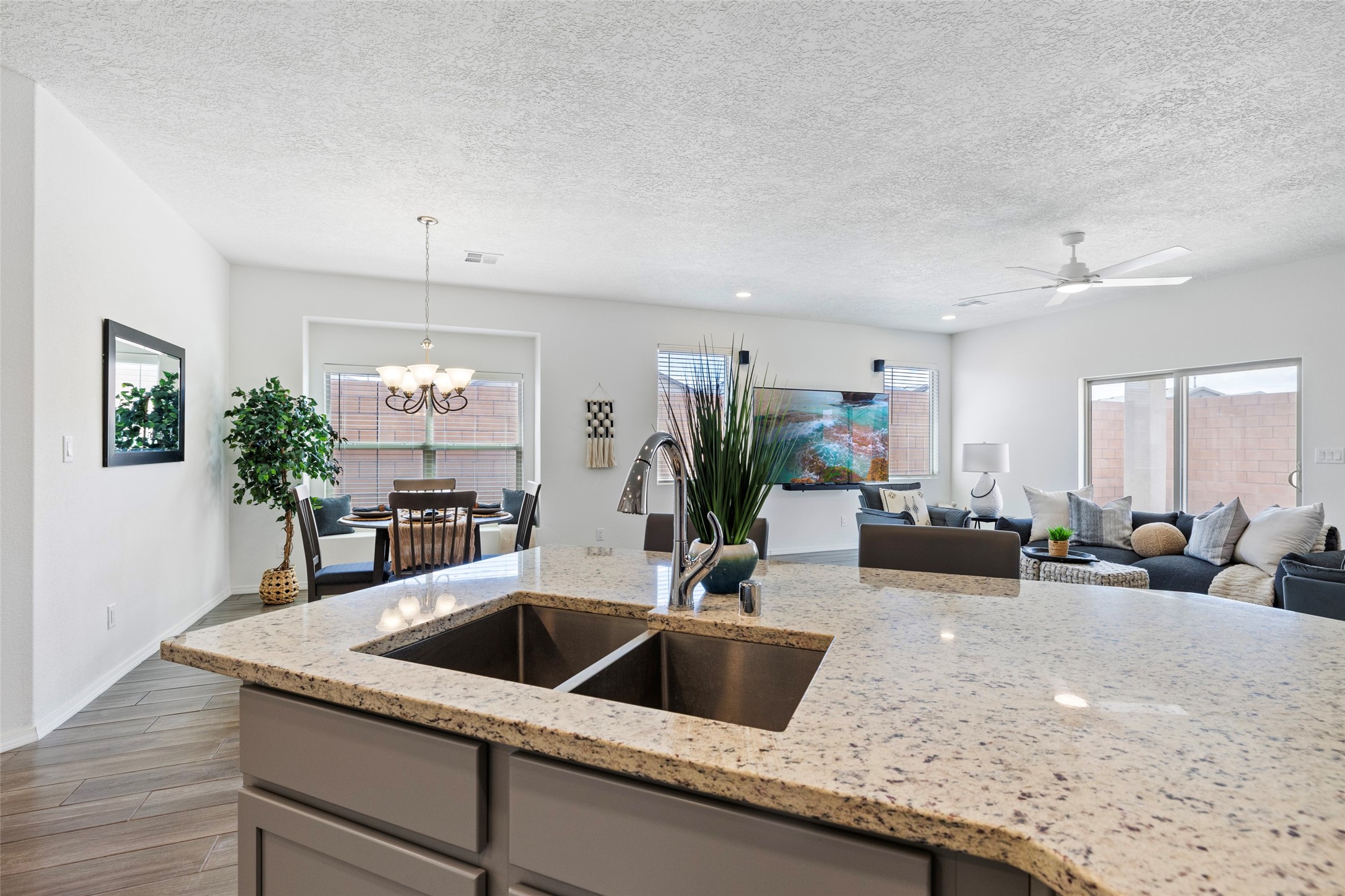  6200 White Hawk Drive Ne - 物件實景
