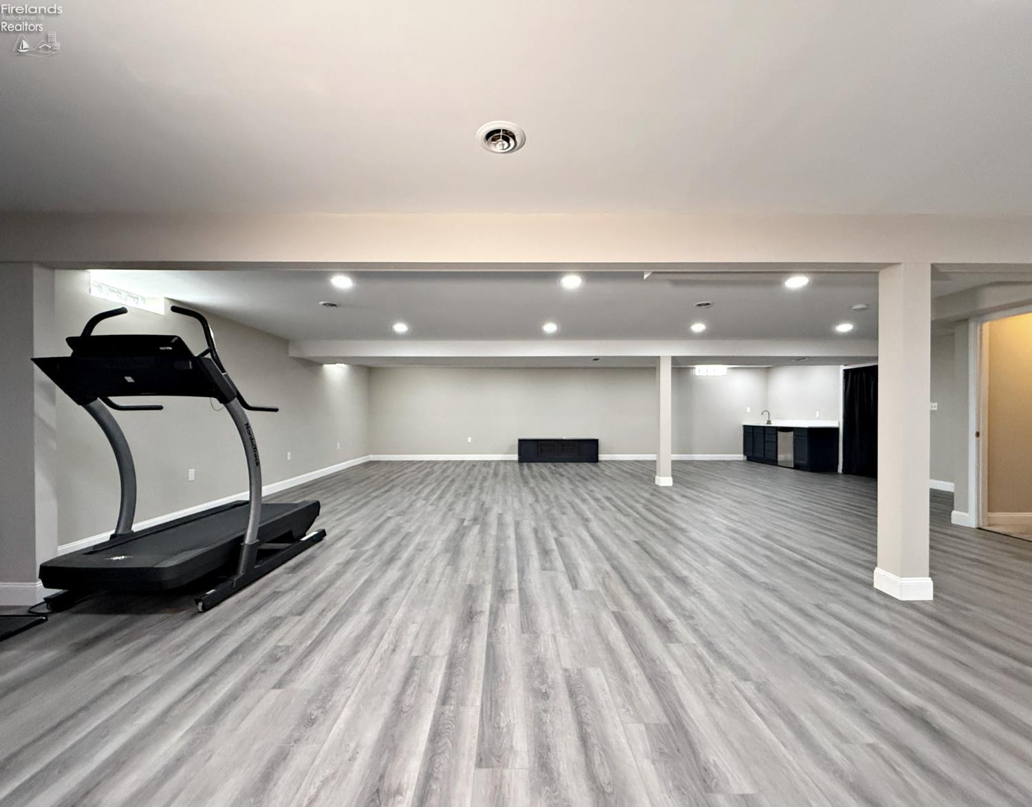 McComb, Ohio, 45858, United States, 4 Bedrooms Bedrooms, ,4 BathroomsBathrooms,Residential,For Sale,1978149