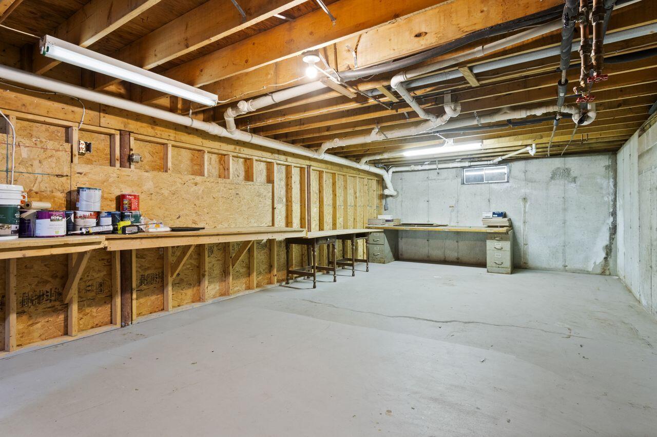 Biddeford, Maine, 04005, United States, 3 Bedrooms Bedrooms, ,2 BathroomsBathrooms,Residential,For Sale,1903866