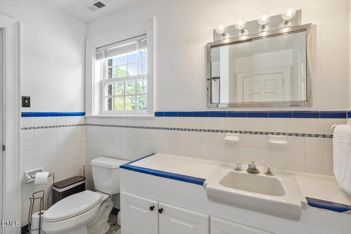 Farmville, North Carolina, 27828, United States, 4 Bedrooms Bedrooms, ,4 BathroomsBathrooms,Residential,For Sale,1988570