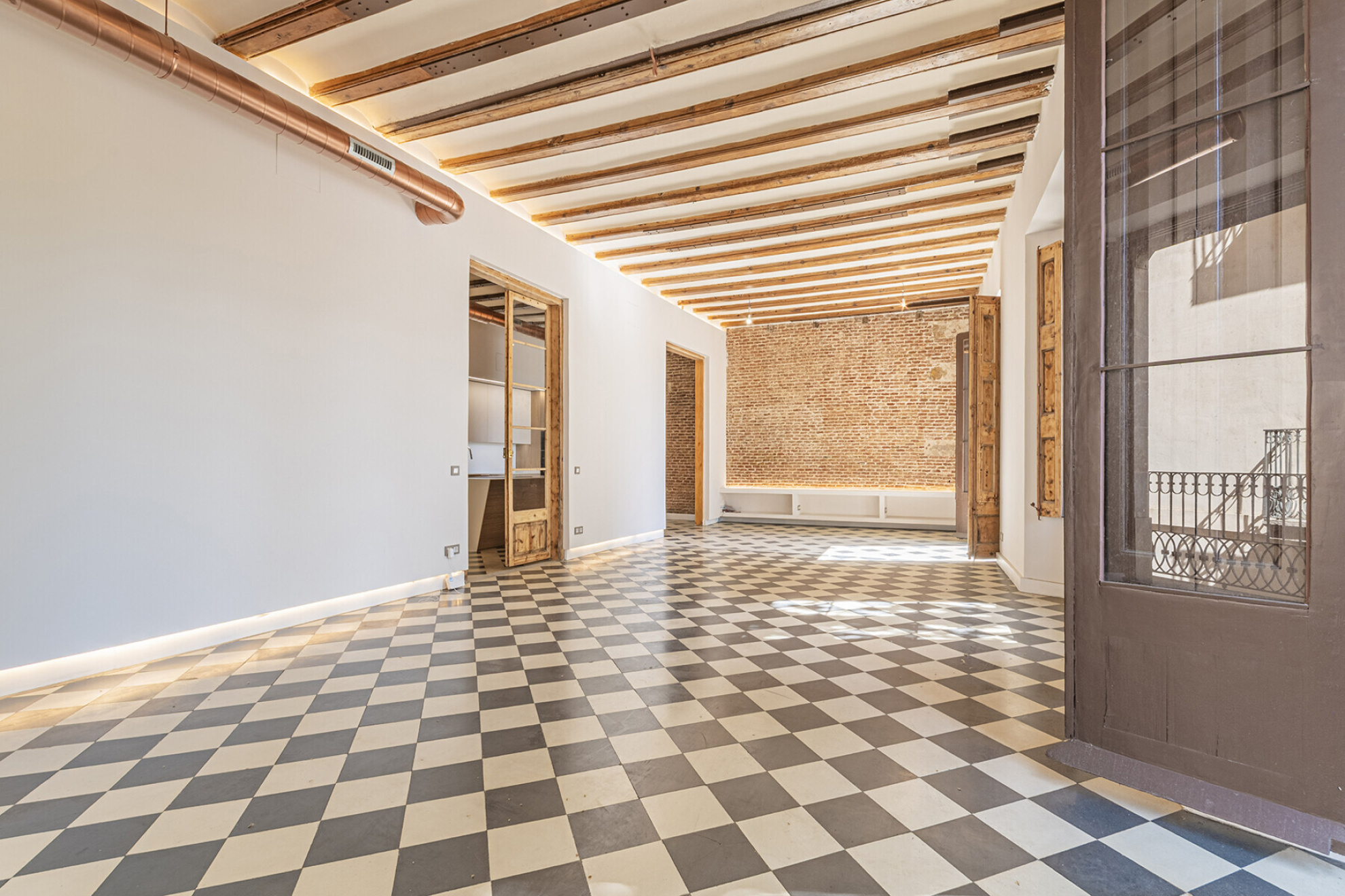  Magnificent, renovated main residence in a historic estate overlooking Port Vell - 物件實景