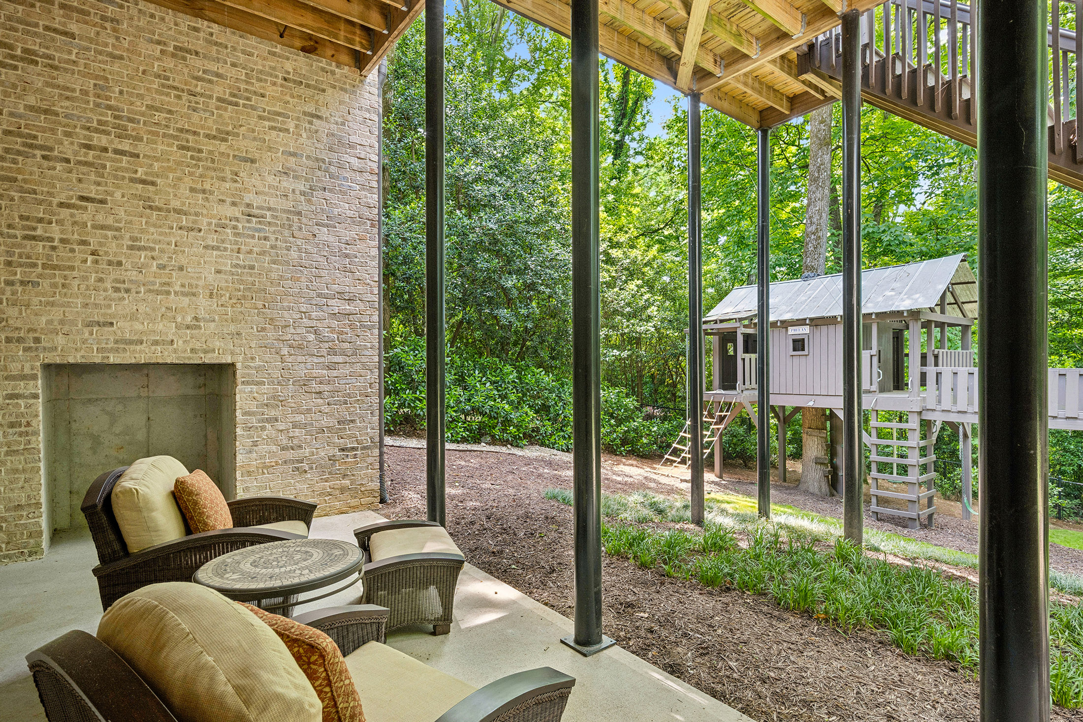 Stunning Custom-Built Residence in Sought-After Morningside - 物件實景