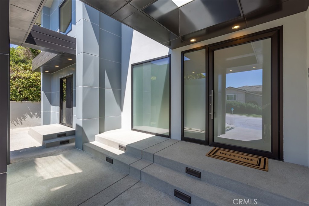 Glendale, California, 91207, United States, 4 Bedrooms Bedrooms, ,5 BathroomsBathrooms,Residential,For Sale,1934698