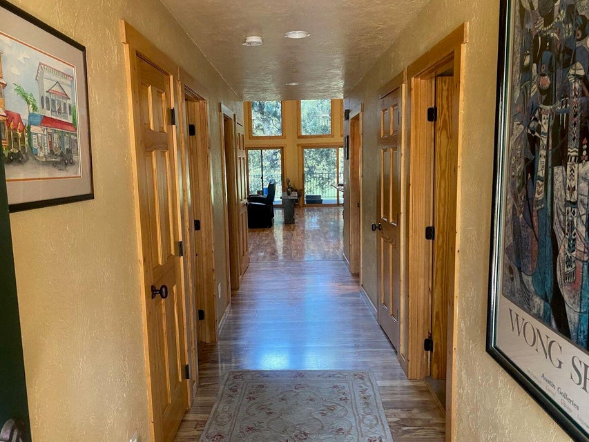 KLAMATH FALLS, Oregon, 97601, United States, 3 Bedrooms Bedrooms, ,3 BathroomsBathrooms,Residential,For Sale,1973852