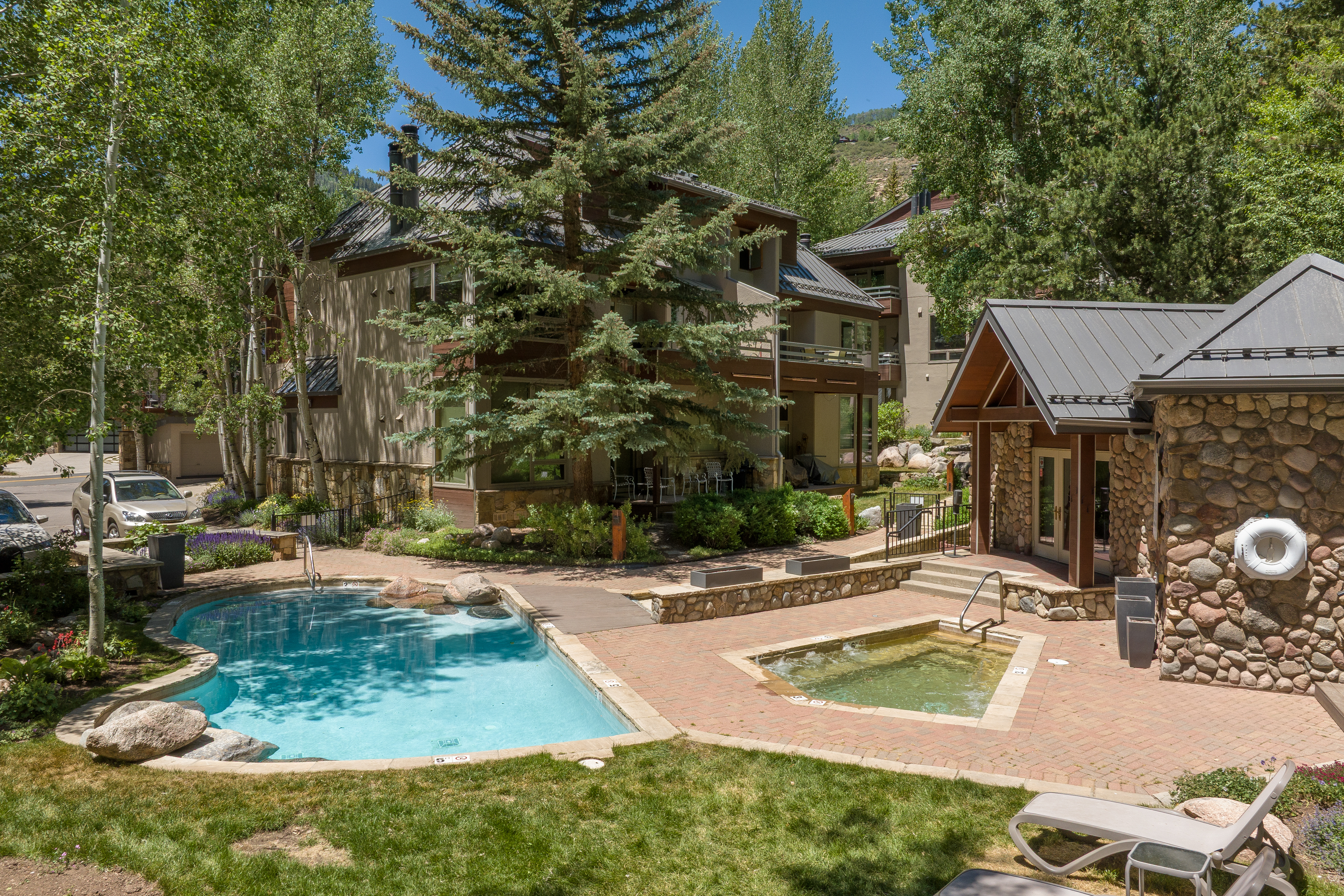  The Ultimate Alpine Retreat: Privacy Meets Convenience in Cascade Village - 物件實景