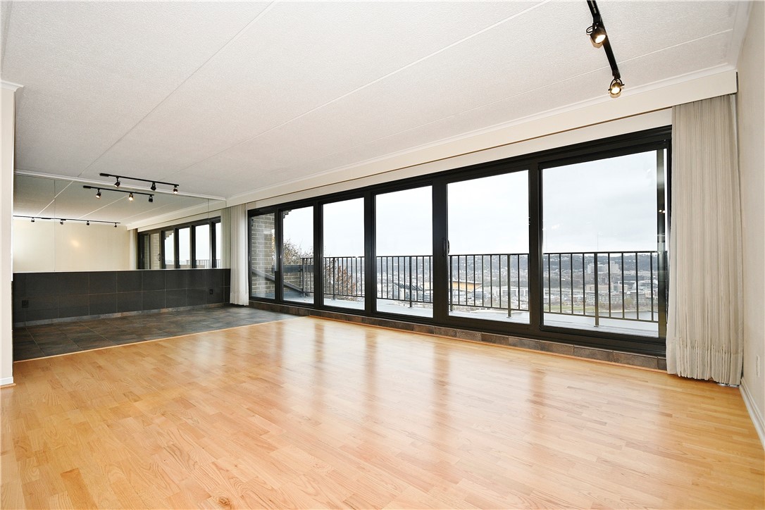 1000 Grandview Avenue Unit 401, Mt Washington, Pennsylvania, 15211, United States, 2 Bedrooms Bedrooms, ,2 BathroomsBathrooms,Residential,For Sale,1000 Grandview Avenue Unit 401,1662868