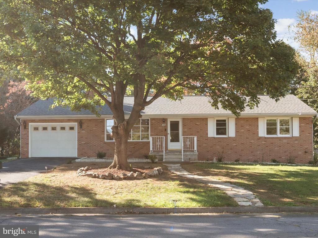 Winchester, Virginia, 22601, United States, 3 Bedrooms Bedrooms, ,3 BathroomsBathrooms,Residential,For Sale,1978922