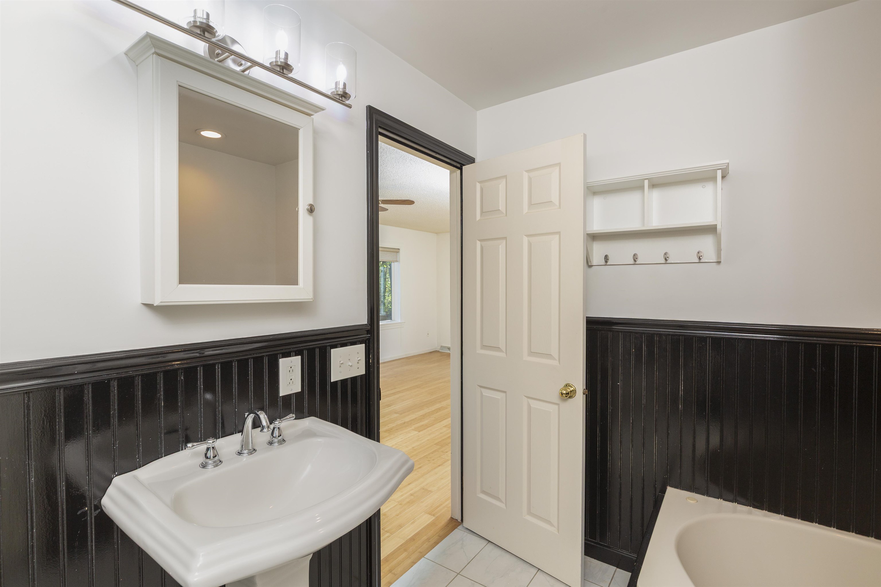 Lebanon, New Hampshire, 03755, United States, 3 Bedrooms Bedrooms, ,2 BathroomsBathrooms,Residential,For Sale,1962612