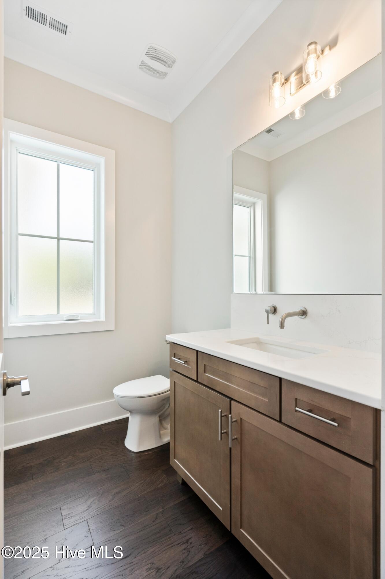 Wilmington, North Carolina, 28411, United States, 4 Bedrooms Bedrooms, ,5 BathroomsBathrooms,Residential,For Sale,1992122