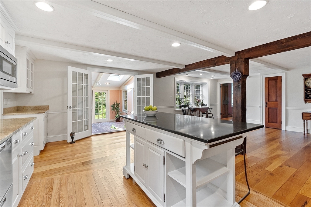 Harvard, Massachusetts, 01451, United States, 4 Bedrooms Bedrooms, ,3 BathroomsBathrooms,Residential,For Sale,1895832