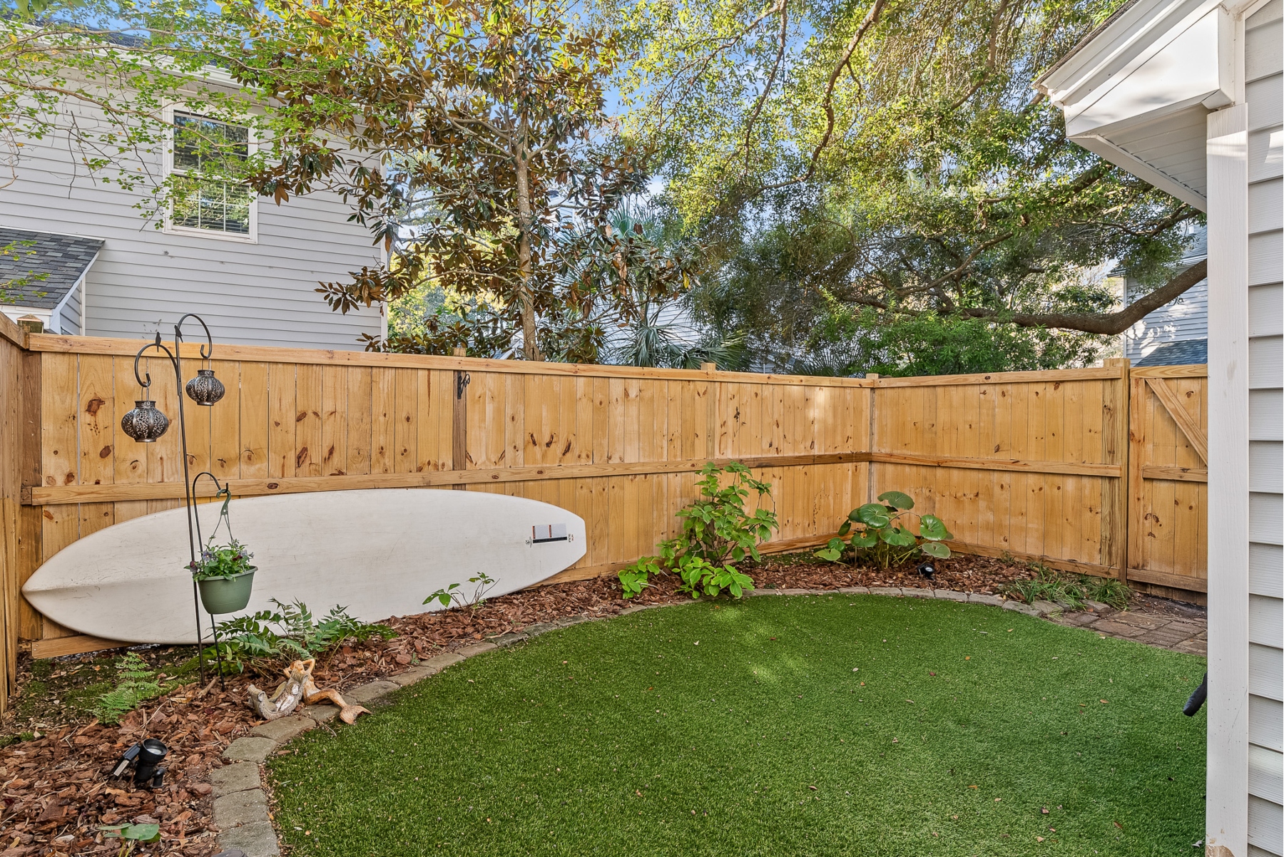 1351 Cassidy Court Unit B, Mount Pleasant - 物件實景