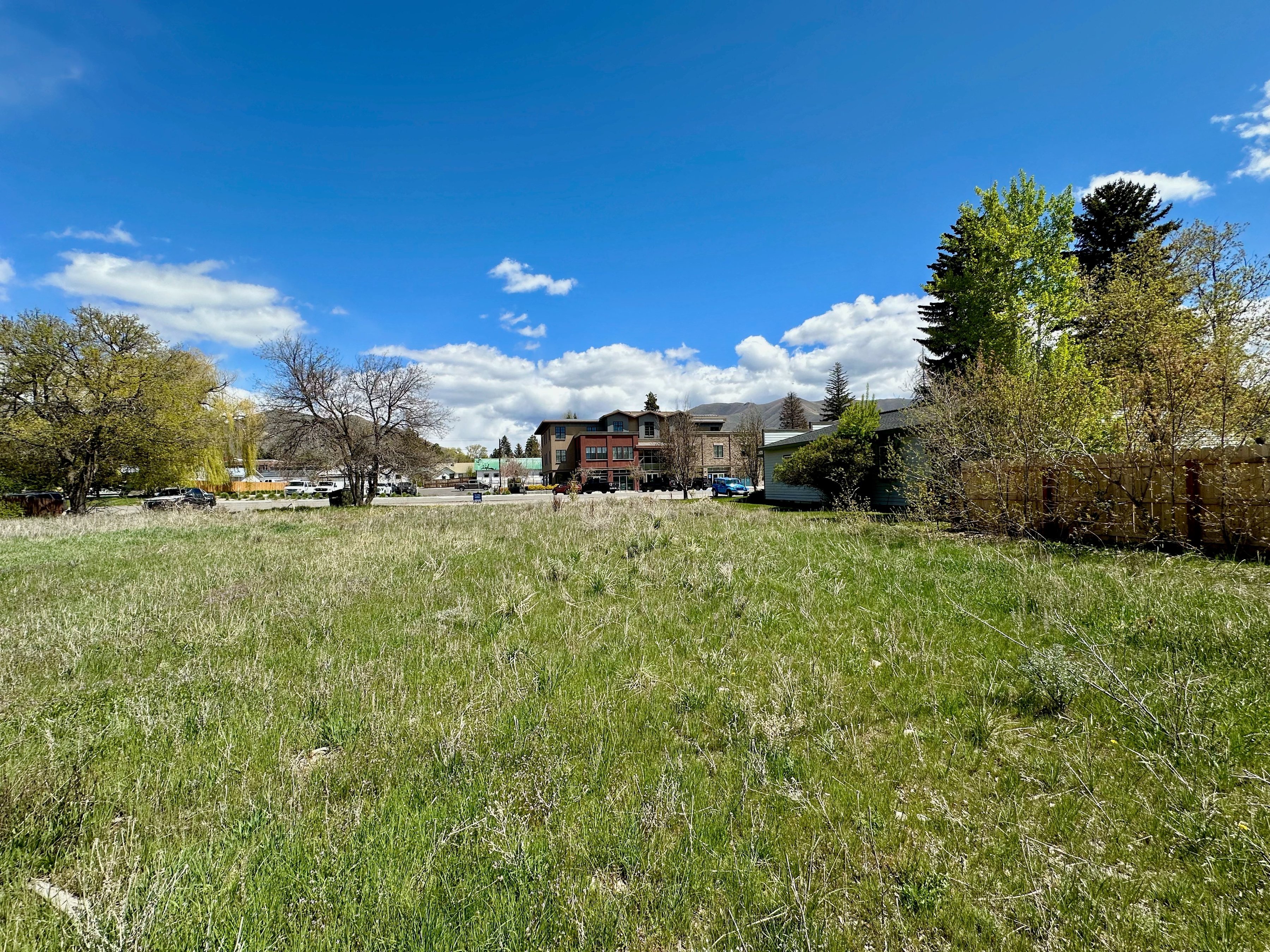  Rare Multi-Parcel Offering in the Heart of Hailey - 物件實景