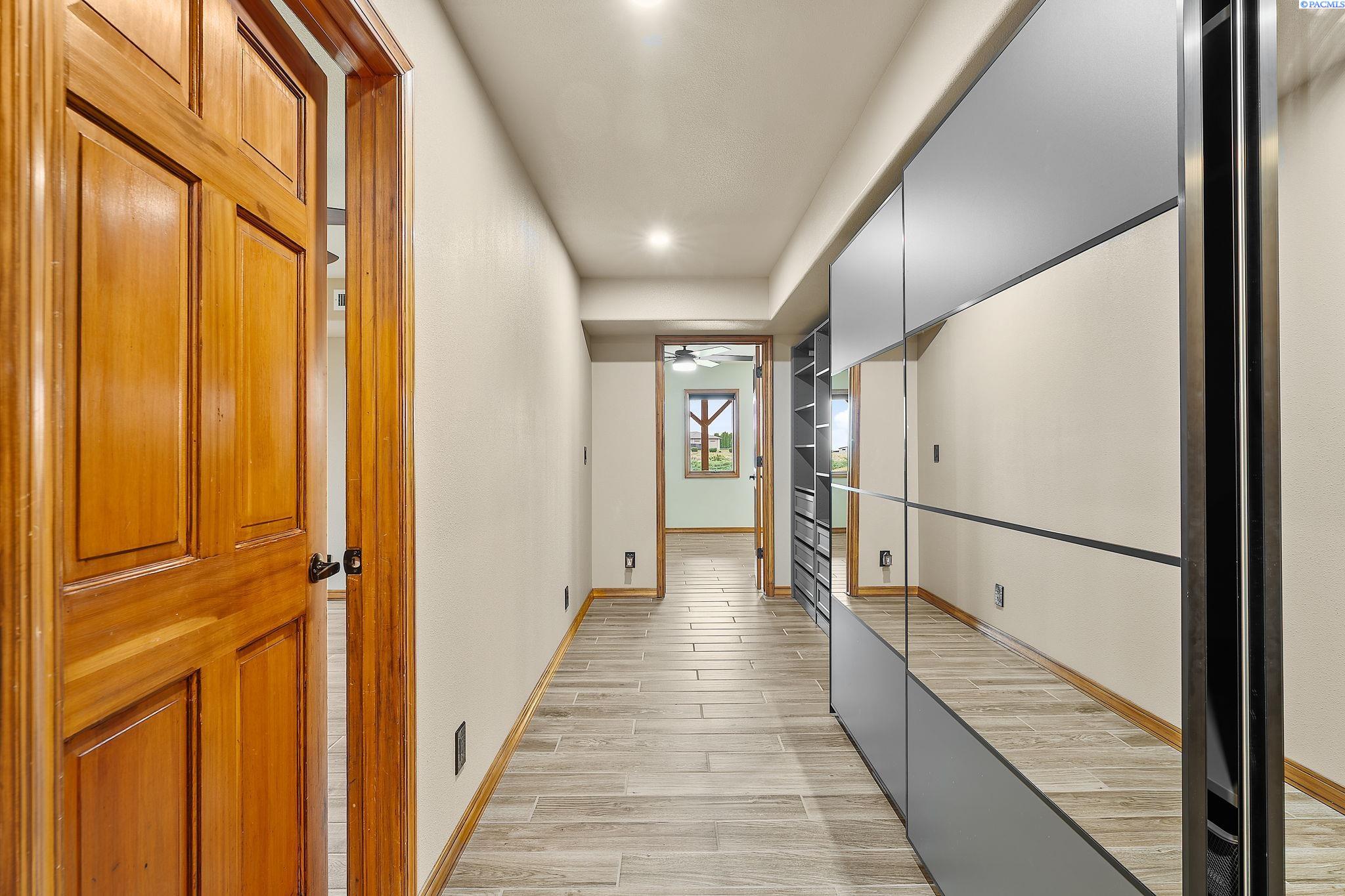 West Richland, Washington, 99353, United States, 5 Bedrooms Bedrooms, ,3 BathroomsBathrooms,Residential,For Sale,1906859
