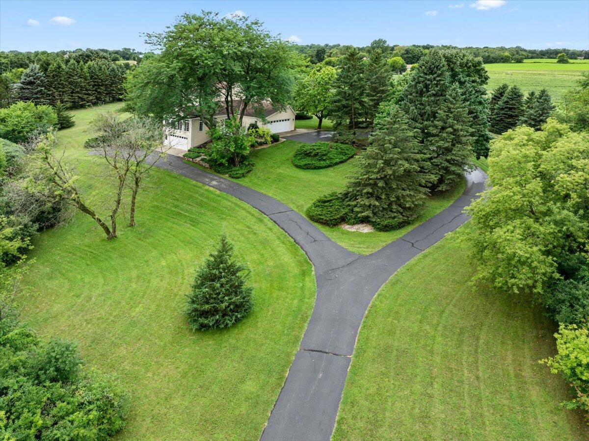 West Bend, Wisconsin, 53095, United States, 3 Bedrooms Bedrooms, ,2 BathroomsBathrooms,Residential,For Sale,1955139