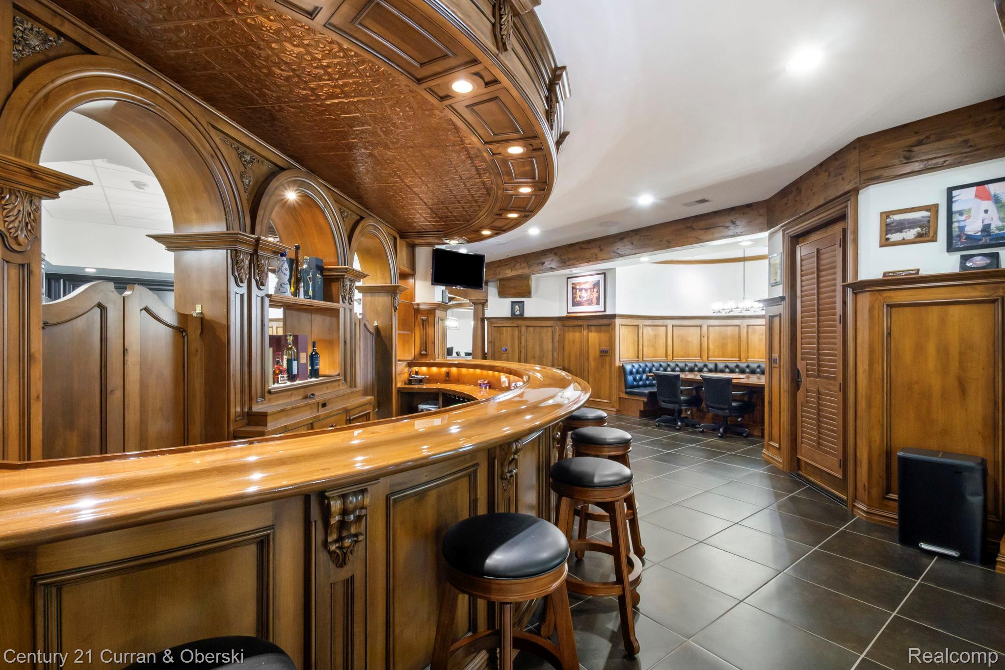 South Lyon, Michigan, 48178, United States, 6 Bedrooms Bedrooms, ,8 BathroomsBathrooms,Residential,For Sale,1914337