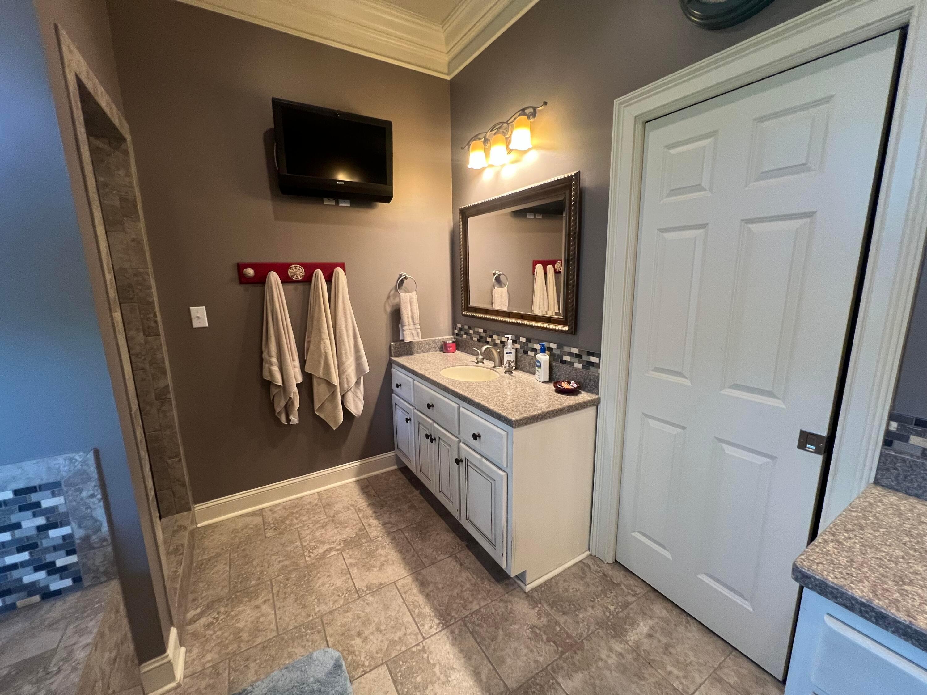 Tupelo, Mississippi, 38801, United States, 4 Bedrooms Bedrooms, ,6 BathroomsBathrooms,Residential,For Sale,1787715