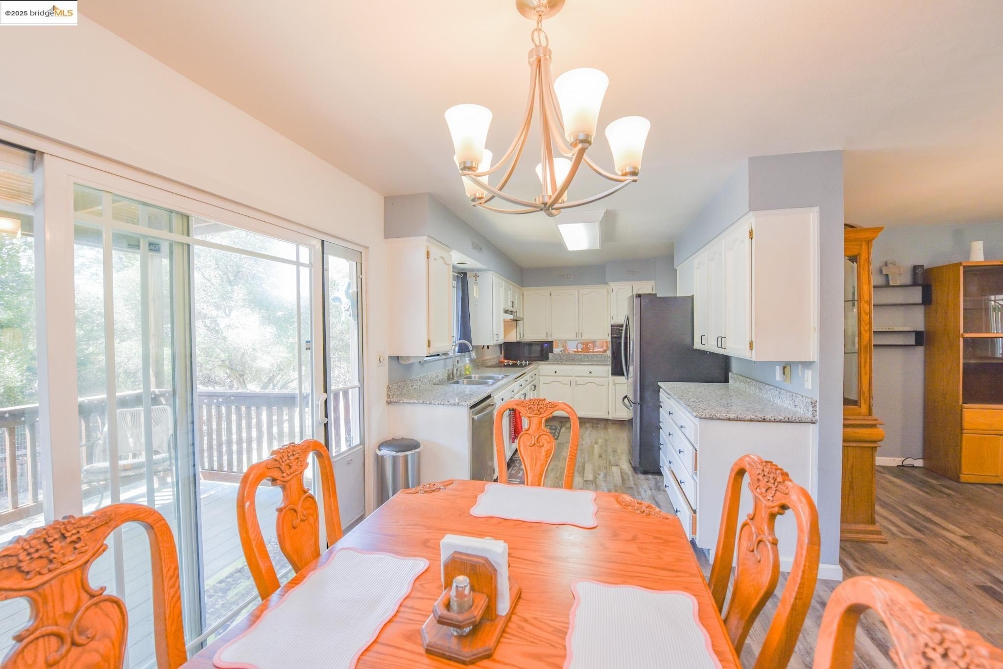 Sonora, California, 95370, United States, 4 Bedrooms Bedrooms, ,2 BathroomsBathrooms,Residential,For Sale,1917180
