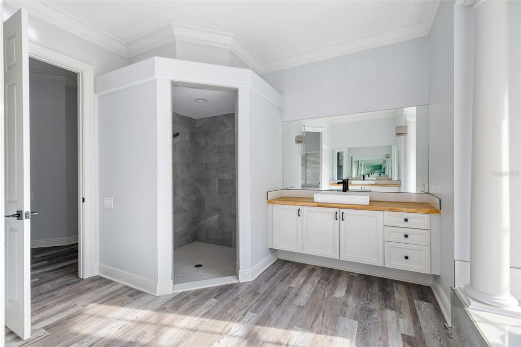 Lakewood Ranch, Florida, 34202, United States, 5 Bedrooms Bedrooms, ,4 BathroomsBathrooms,Residential,For Sale,1992150