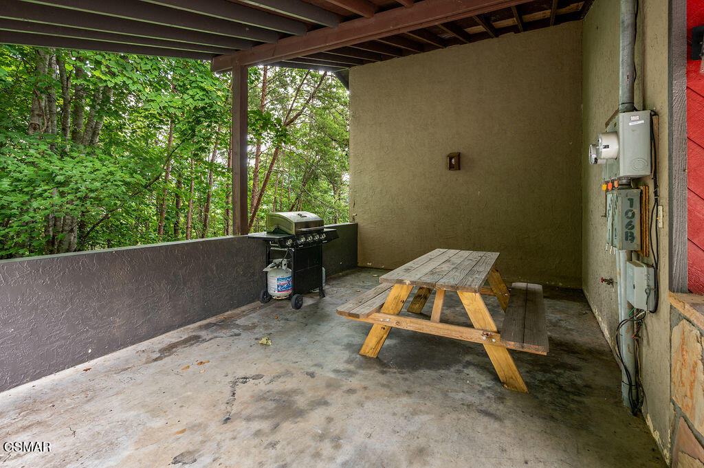 Sevierville, Tennessee, 37876, United States, 4 Bedrooms Bedrooms, ,6 BathroomsBathrooms,Residential,For Sale,2008845