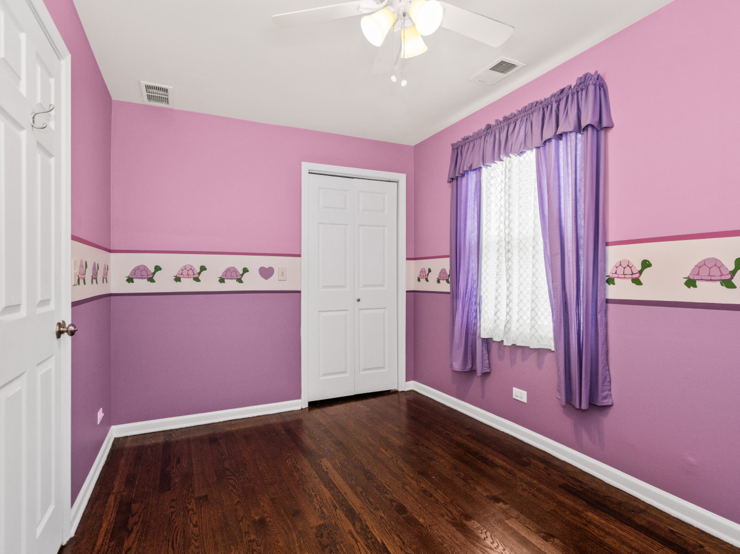 Evanston, Illinois, 60201, United States, 5 Bedrooms Bedrooms, ,3 BathroomsBathrooms,Residential,For Sale,1908877