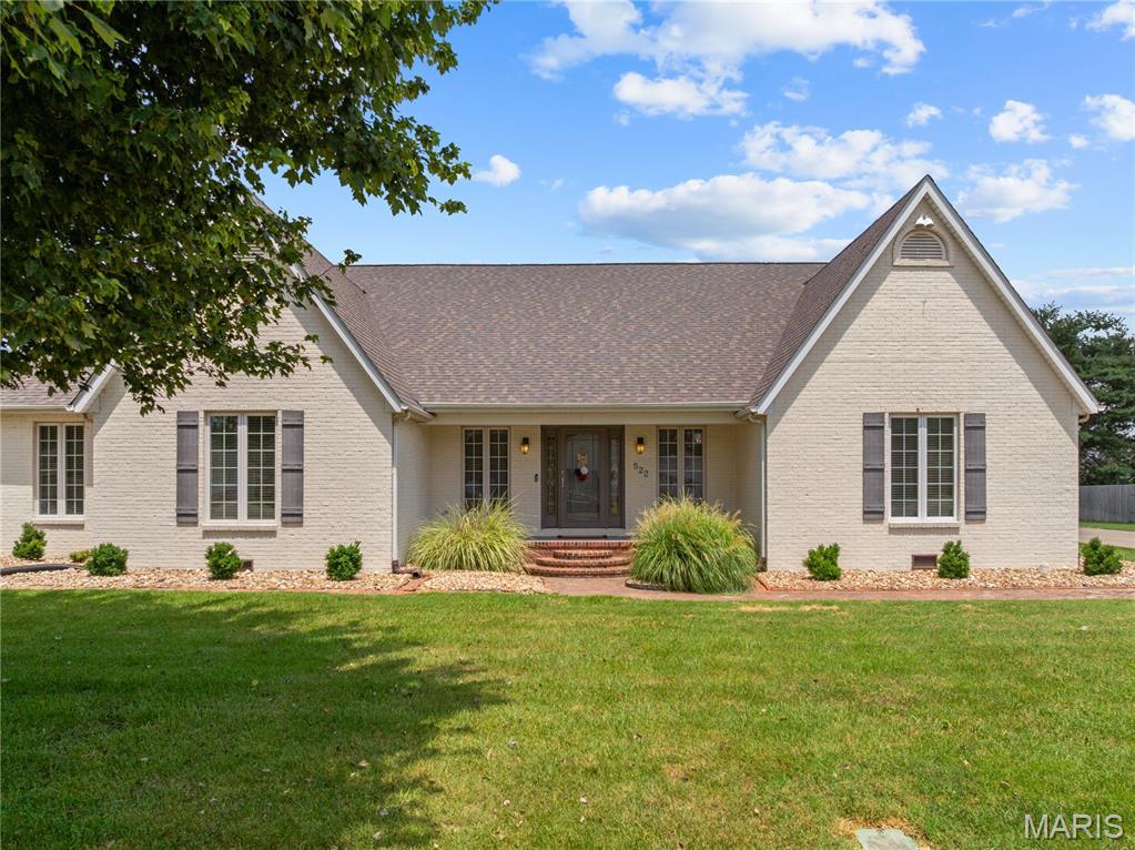 Sikeston, Missouri, 63801, United States, 3 Bedrooms Bedrooms, ,4 BathroomsBathrooms,Residential,For Sale,1927831