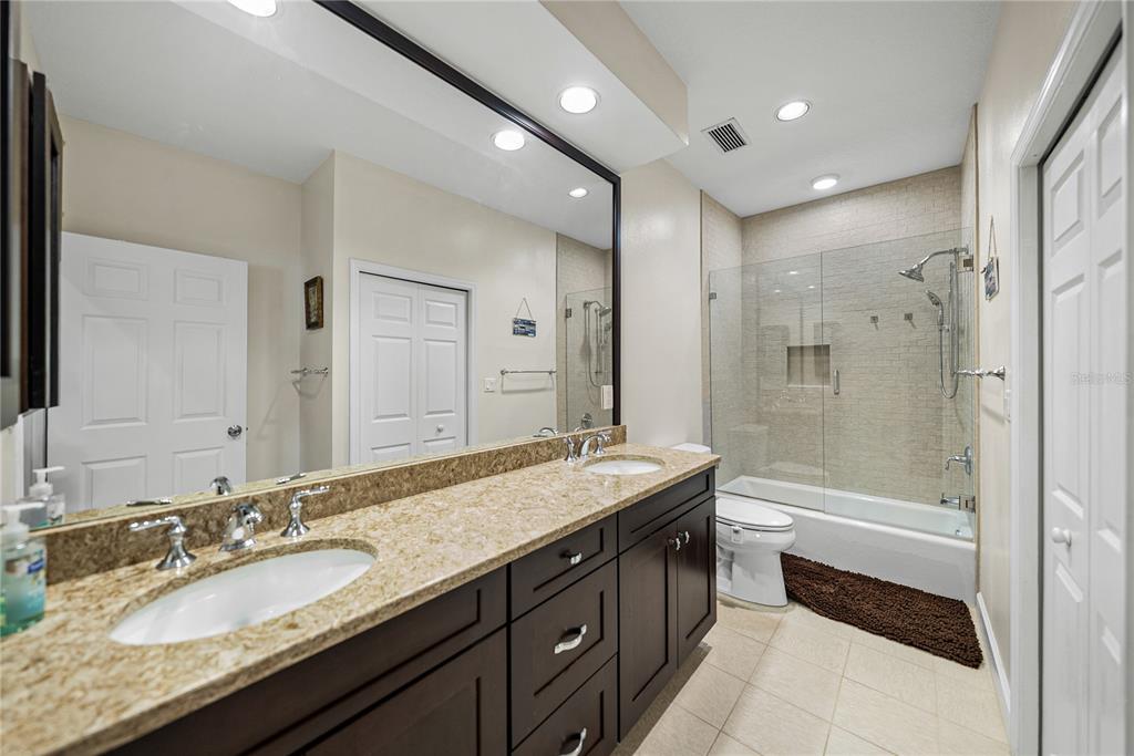 Seffner, Florida, 33584, United States, 5 Bedrooms Bedrooms, ,4 BathroomsBathrooms,Residential,For Sale,1991744