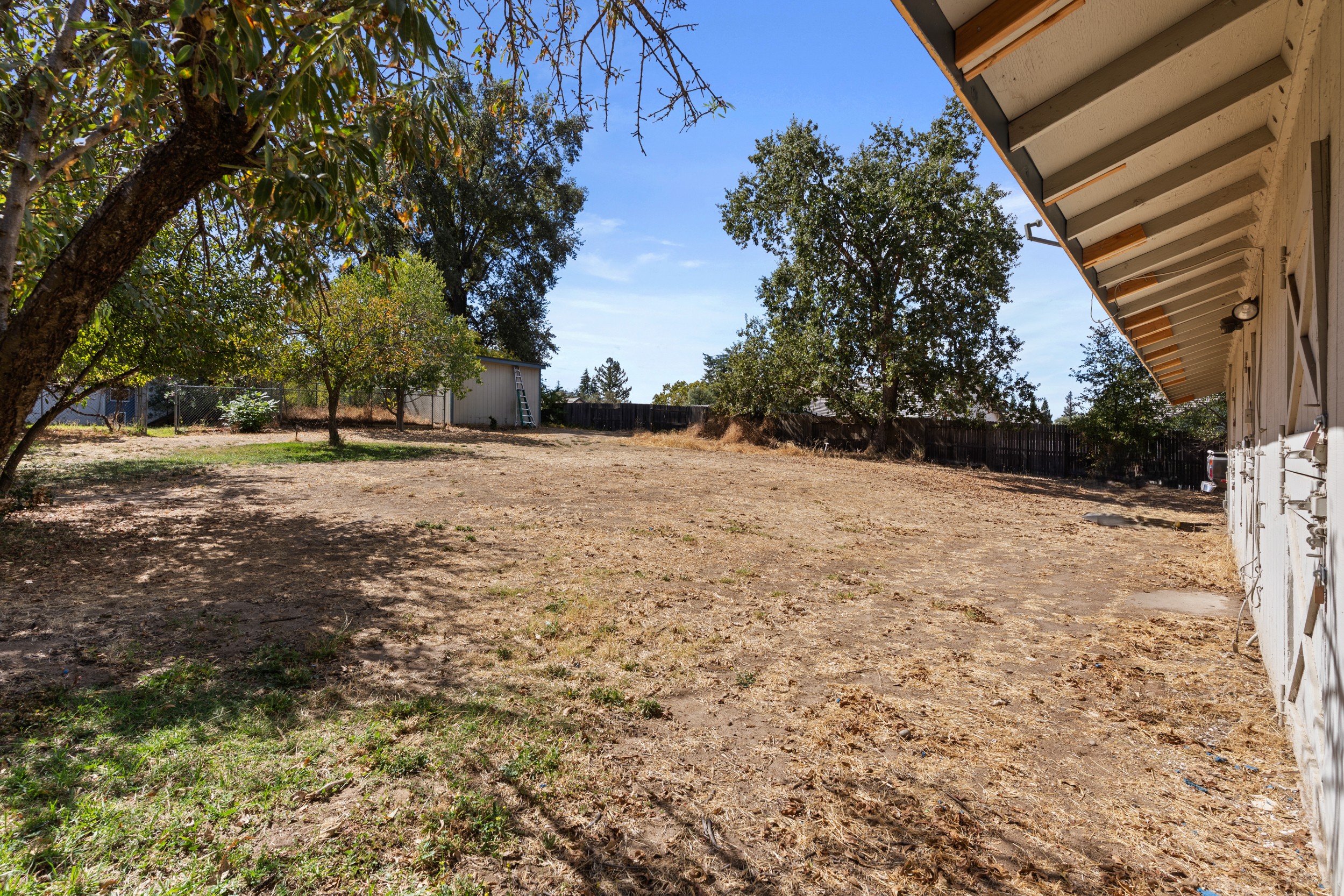  8865 Phoenix Avenue, Fair Oaks, CA 95628 - 物件實景