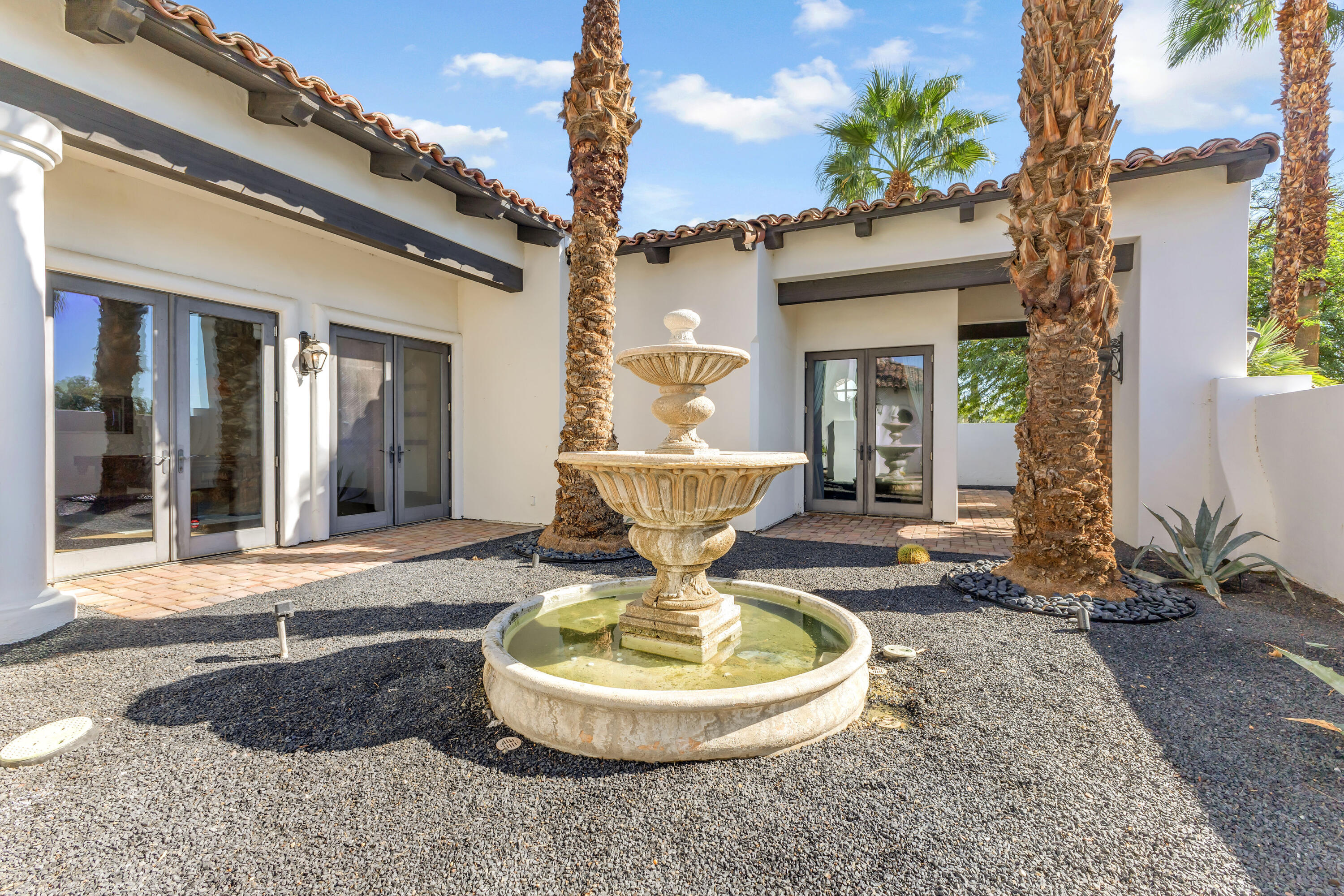 Indio, California, 92203, United States, 5 Bedrooms Bedrooms, ,4 BathroomsBathrooms,Residential,For Sale,1992835