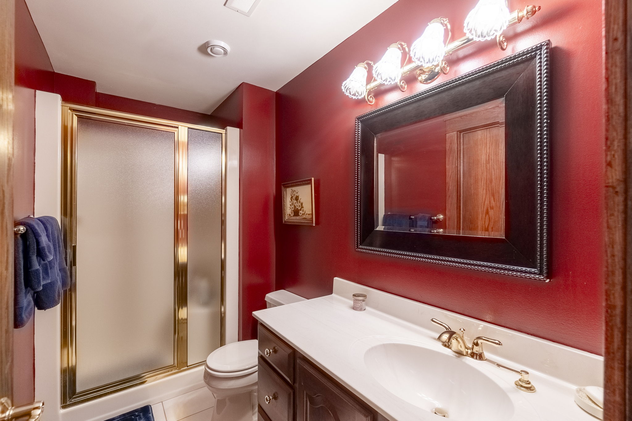 Mason City, Iowa, 50401, United States, 5 Bedrooms Bedrooms, ,3 BathroomsBathrooms,Residential,For Sale,1974101