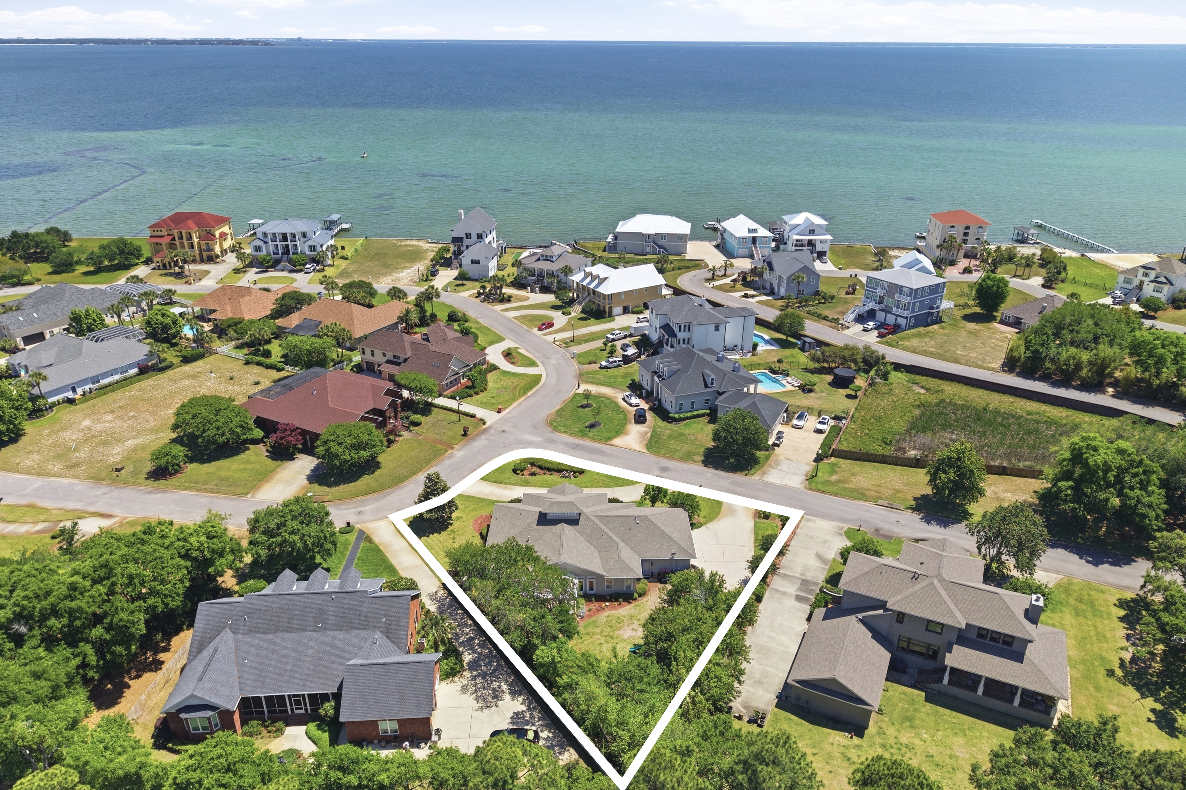 Refined Bayfront Living In Private Gated Enclave - 物件實景