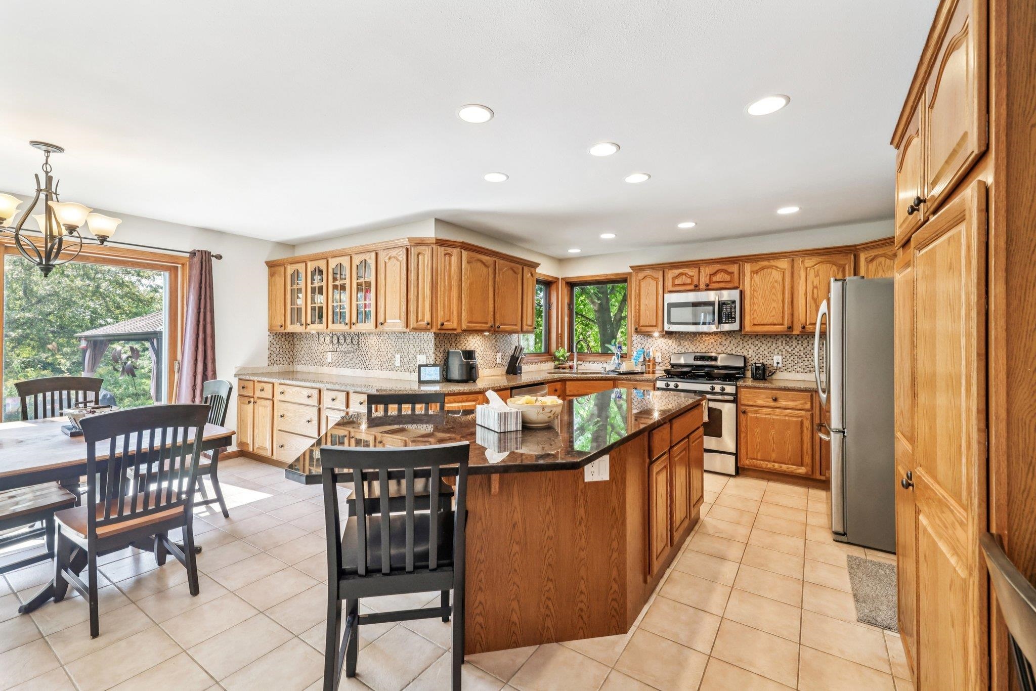 Portage, Wisconsin, 53901, United States, 4 Bedrooms Bedrooms, ,5 BathroomsBathrooms,Residential,For Sale,1976177