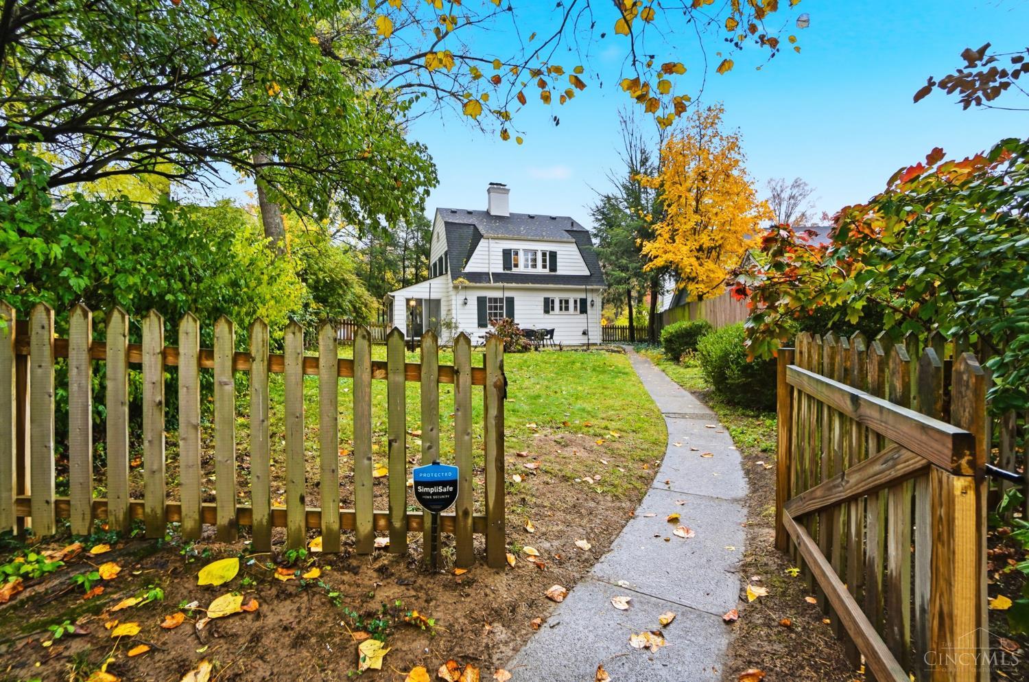 Cincinnati, Ohio, 45227, United States, 3 Bedrooms Bedrooms, ,2 BathroomsBathrooms,Residential,For Sale,1989456