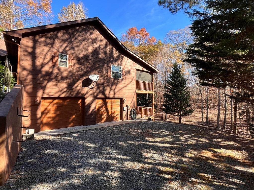 East Ellijay, Georgia, 30540, United States, 2 Bedrooms Bedrooms, ,3 BathroomsBathrooms,Residential,For Sale,1859127