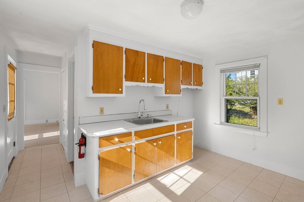 Wakefield, Massachusetts, 01880, United States, 4 Bedrooms Bedrooms, ,2 BathroomsBathrooms,Residential,For Sale,1947079