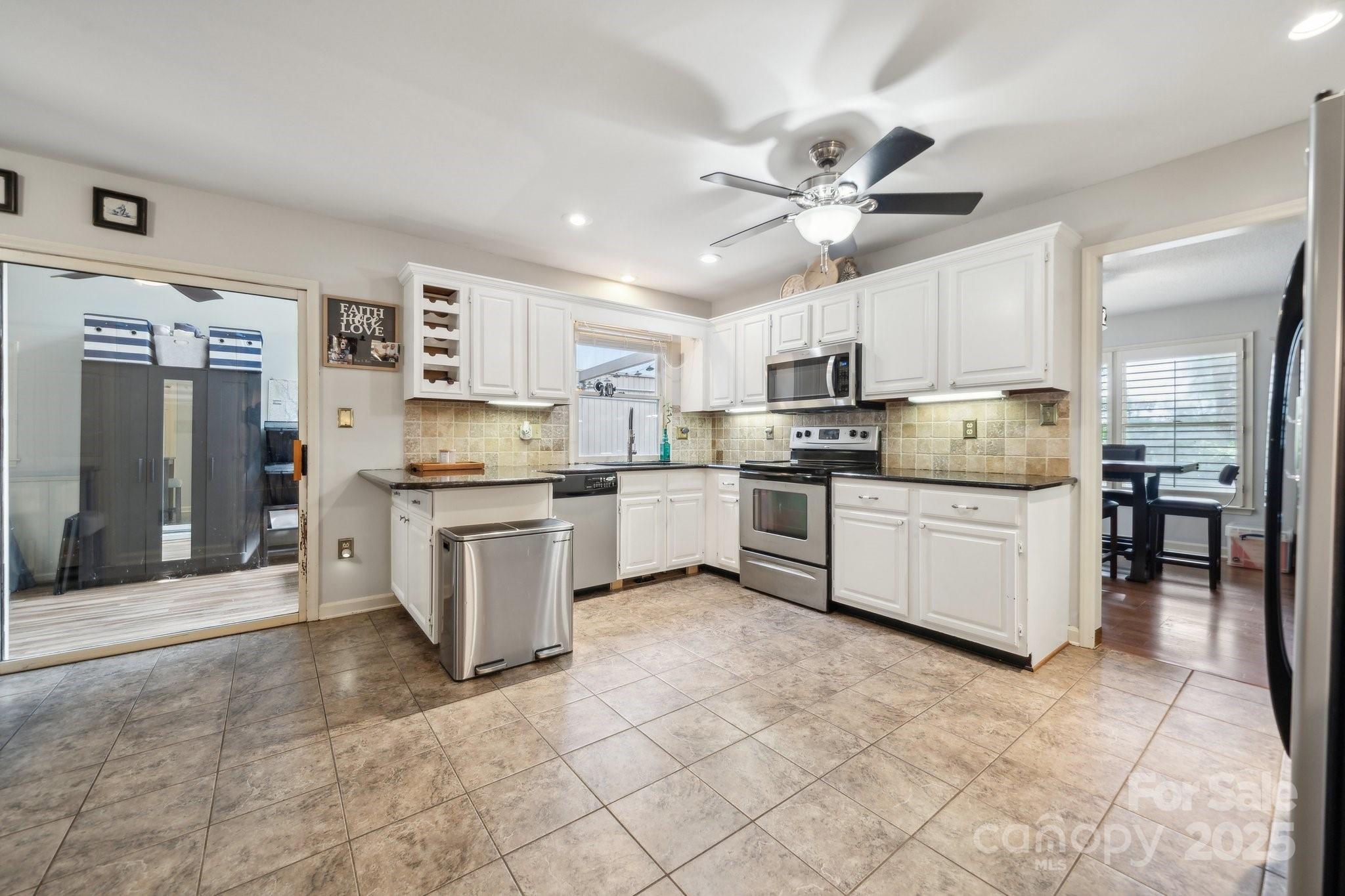 Clover, South Carolina, 29710, United States, 3 Bedrooms Bedrooms, ,2 BathroomsBathrooms,Residential,For Sale,1795322
