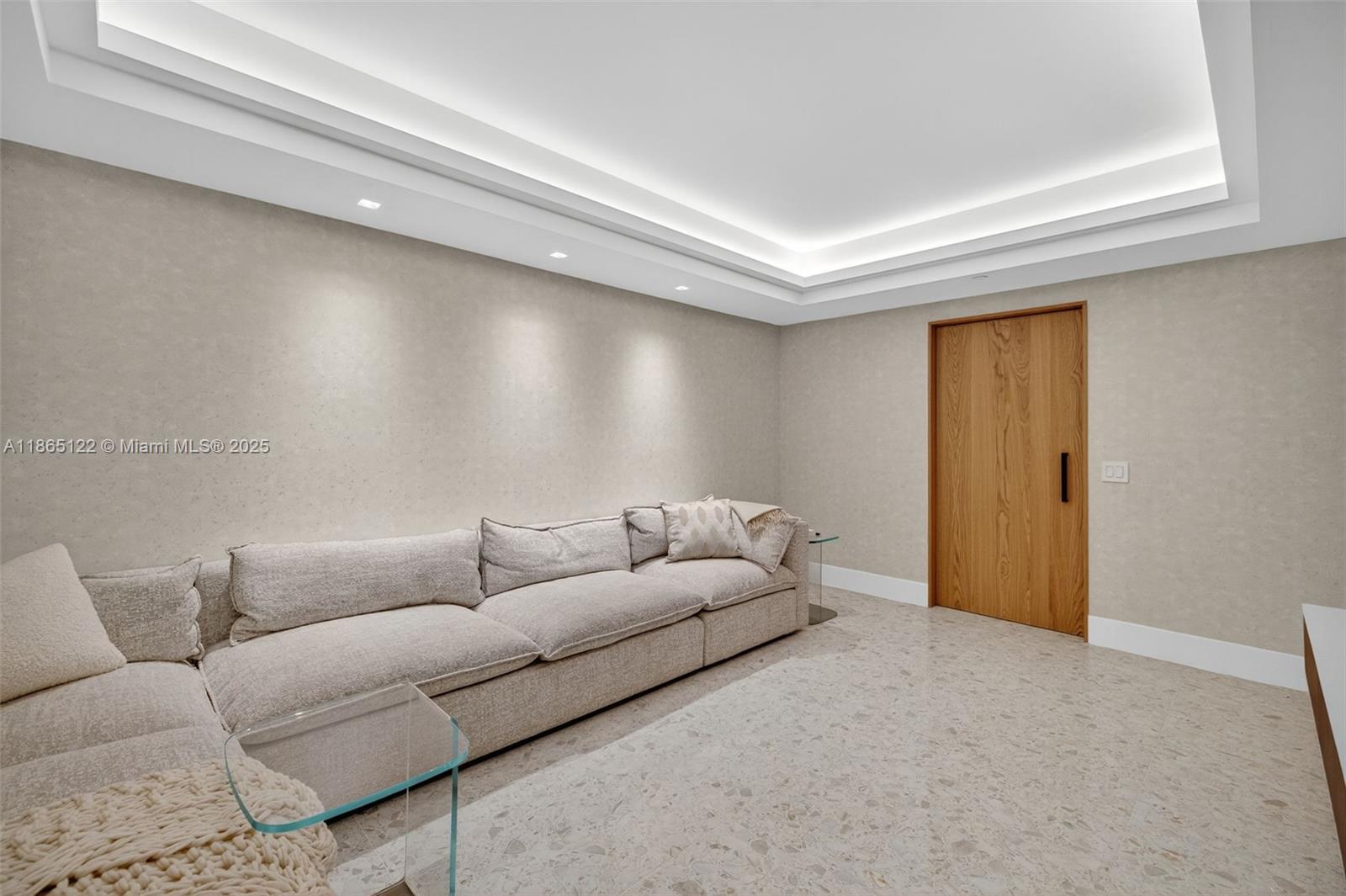 Aventura, Florida, 33160, United States, 3 Bedrooms Bedrooms, ,4 BathroomsBathrooms,Residential,For Sale,1942054