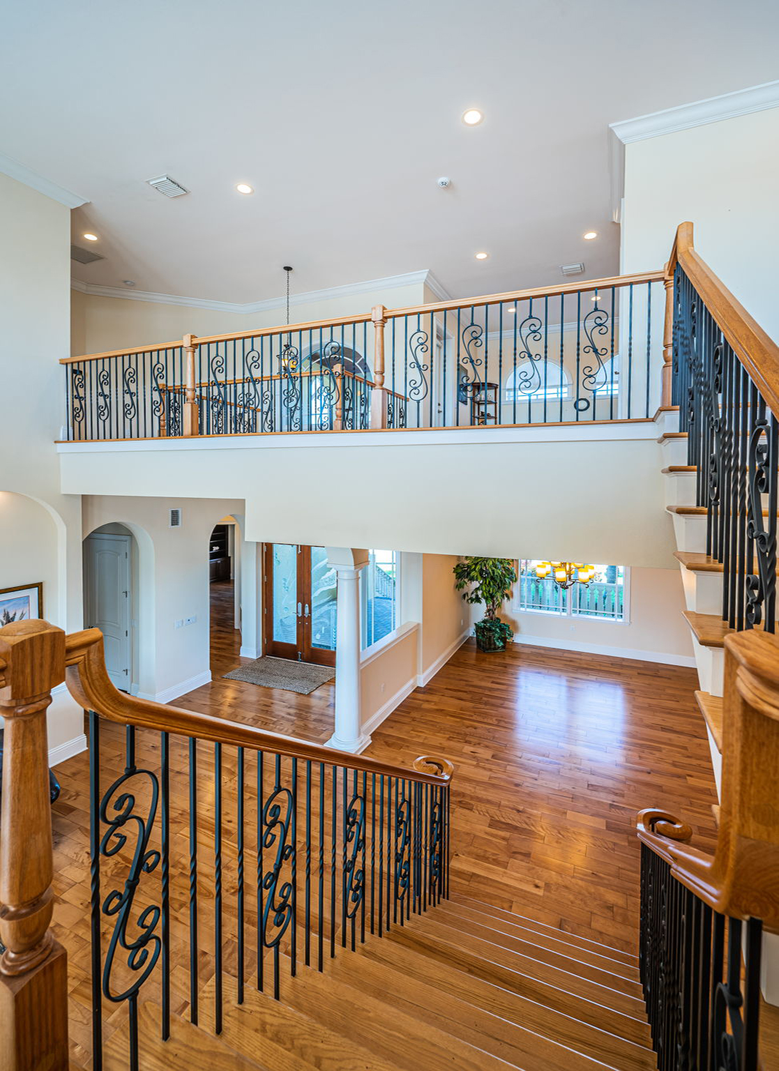 St Petersburg, Florida, 33707, United States, 5 Bedrooms Bedrooms, ,5 BathroomsBathrooms,Residential,For Sale,2006025