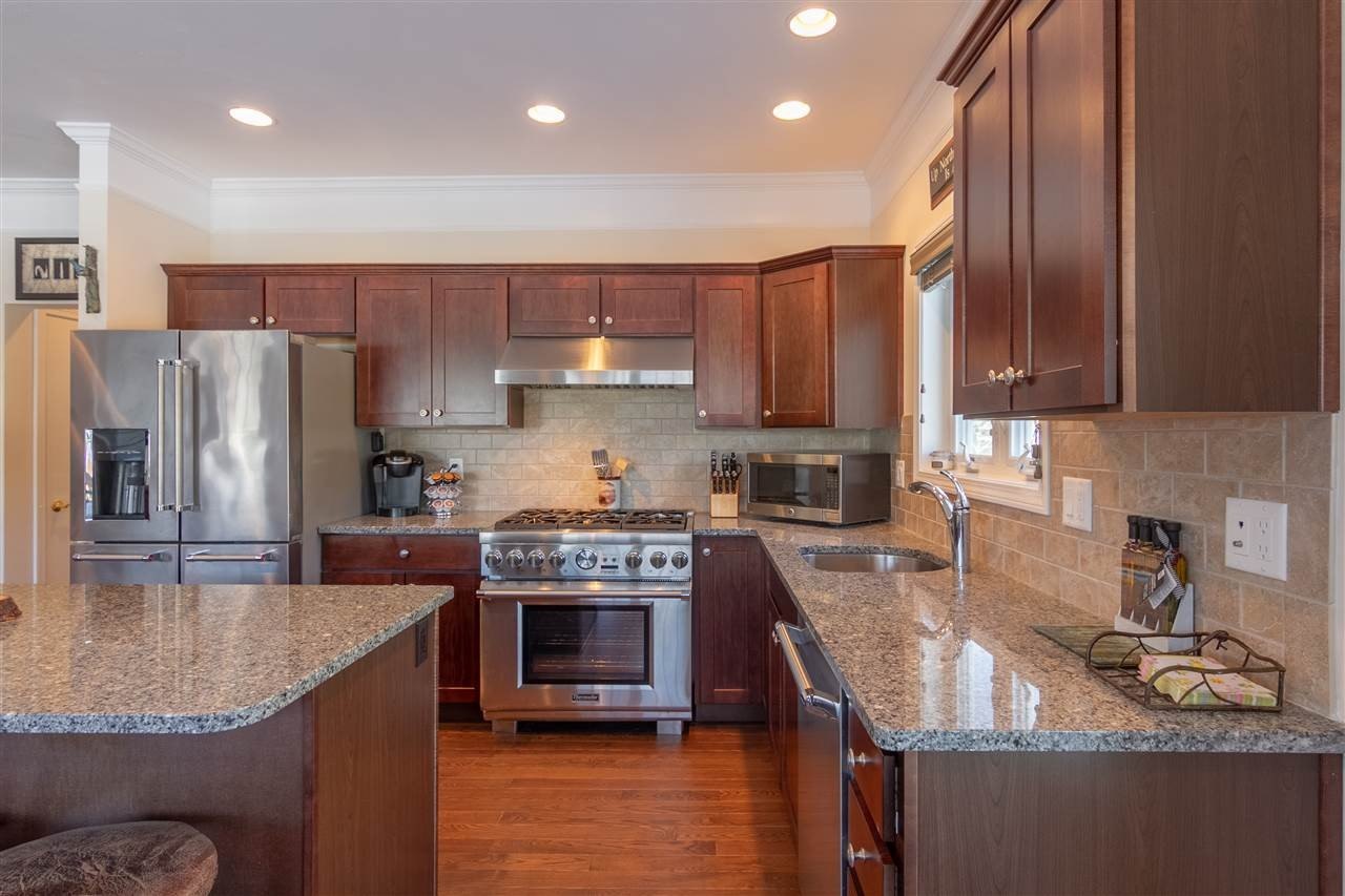 Lincoln, New Hampshire, 03251, United States, 5 Bedrooms Bedrooms, ,5 BathroomsBathrooms,Residential,For Sale,1978136