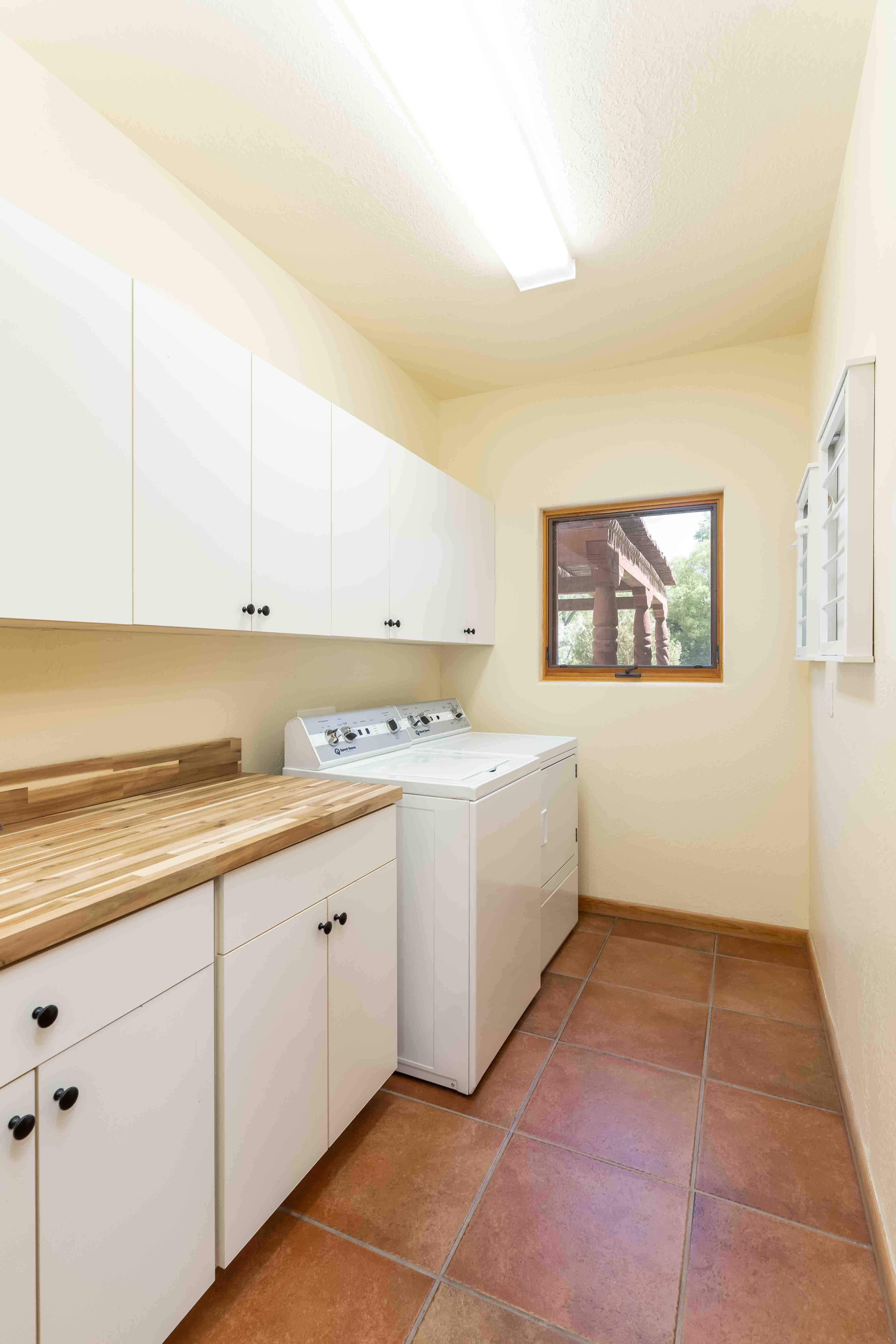 Aztec, New Mexico, 87410, United States, 4 Bedrooms Bedrooms, ,3 BathroomsBathrooms,Residential,For Sale,1974220