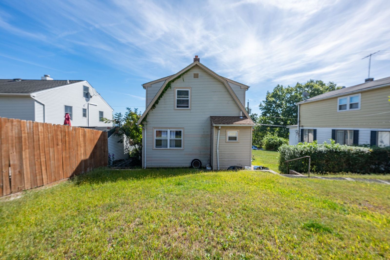 Haledon Boro, New Jersey, 07508, United States, 4 Bedrooms Bedrooms, ,3 BathroomsBathrooms,Residential,For Sale,1978211
