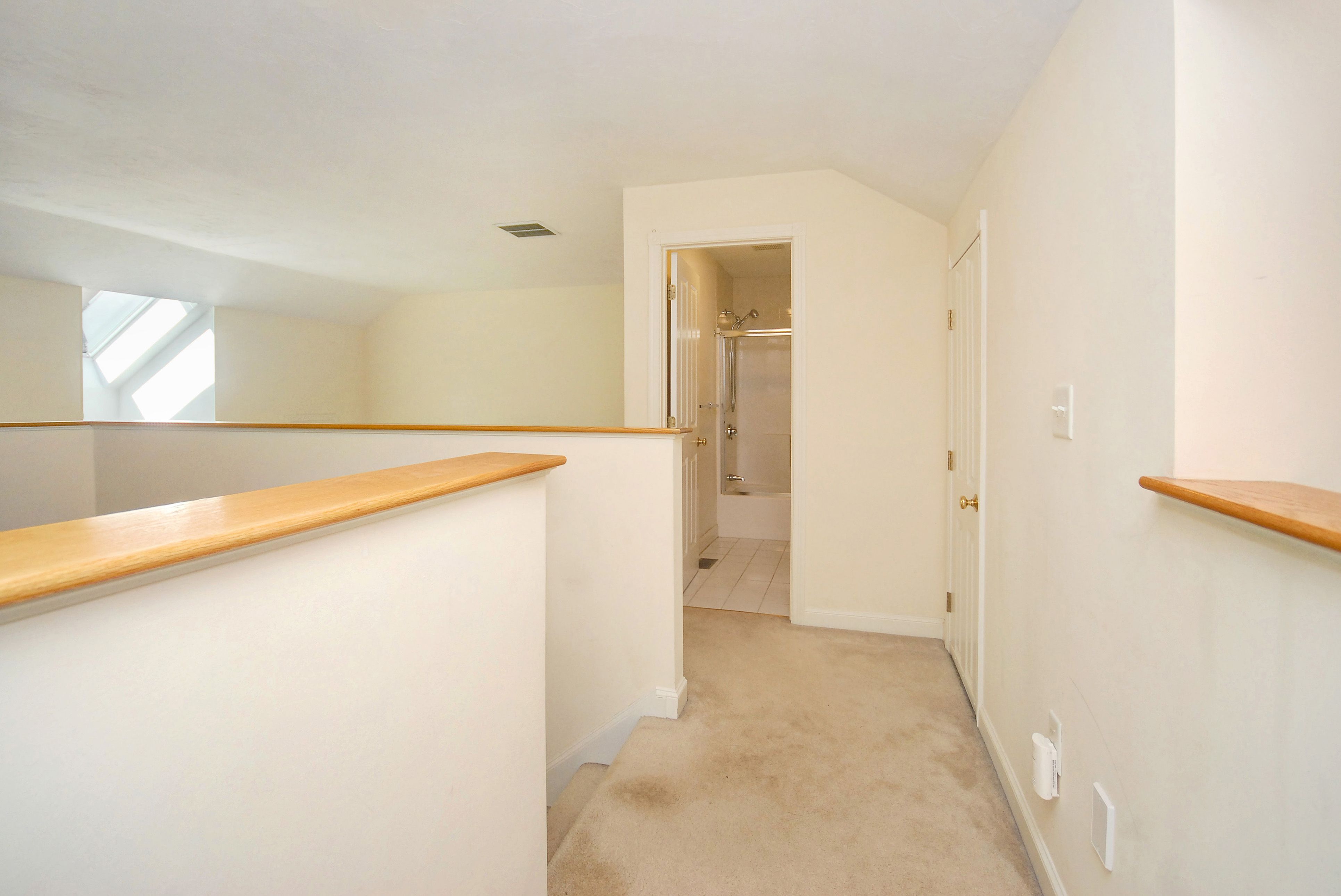  4 Autumn Drive, Unit B, Hudson, MA 01749 - 物件實景