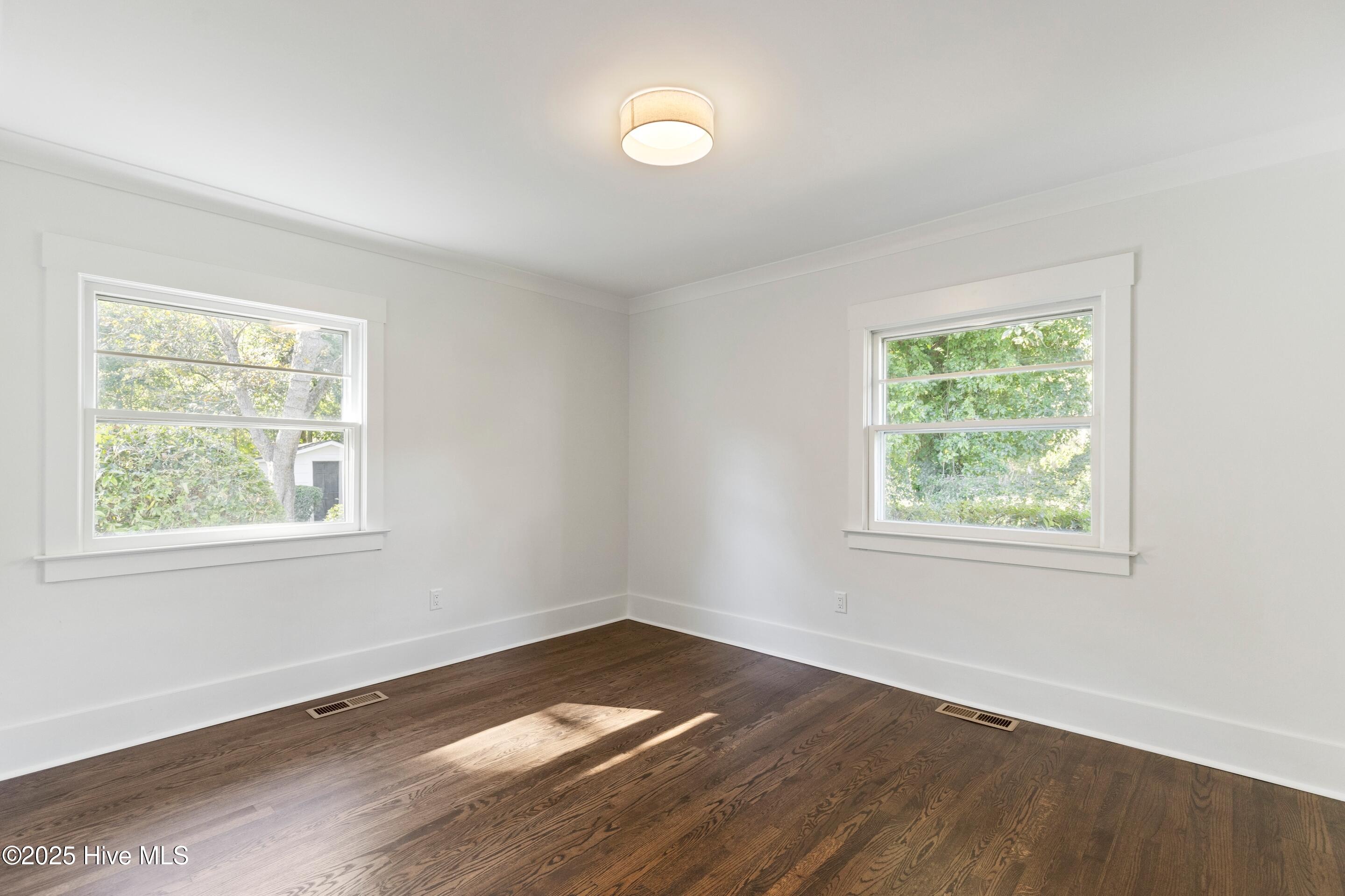 Wilmington, North Carolina, 28403, United States, 4 Bedrooms Bedrooms, ,2 BathroomsBathrooms,Residential,For Sale,1991913