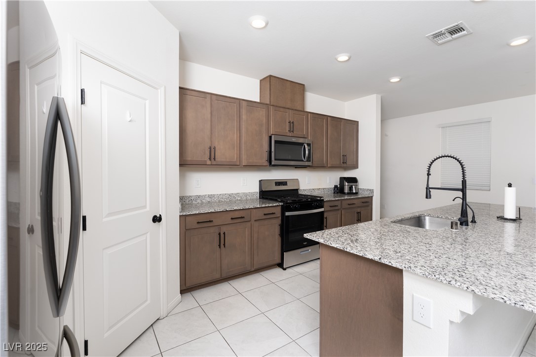 Las Vegas, Nevada, 89141, United States, 5 Bedrooms Bedrooms, ,4 BathroomsBathrooms,Residential,For Sale,1951084