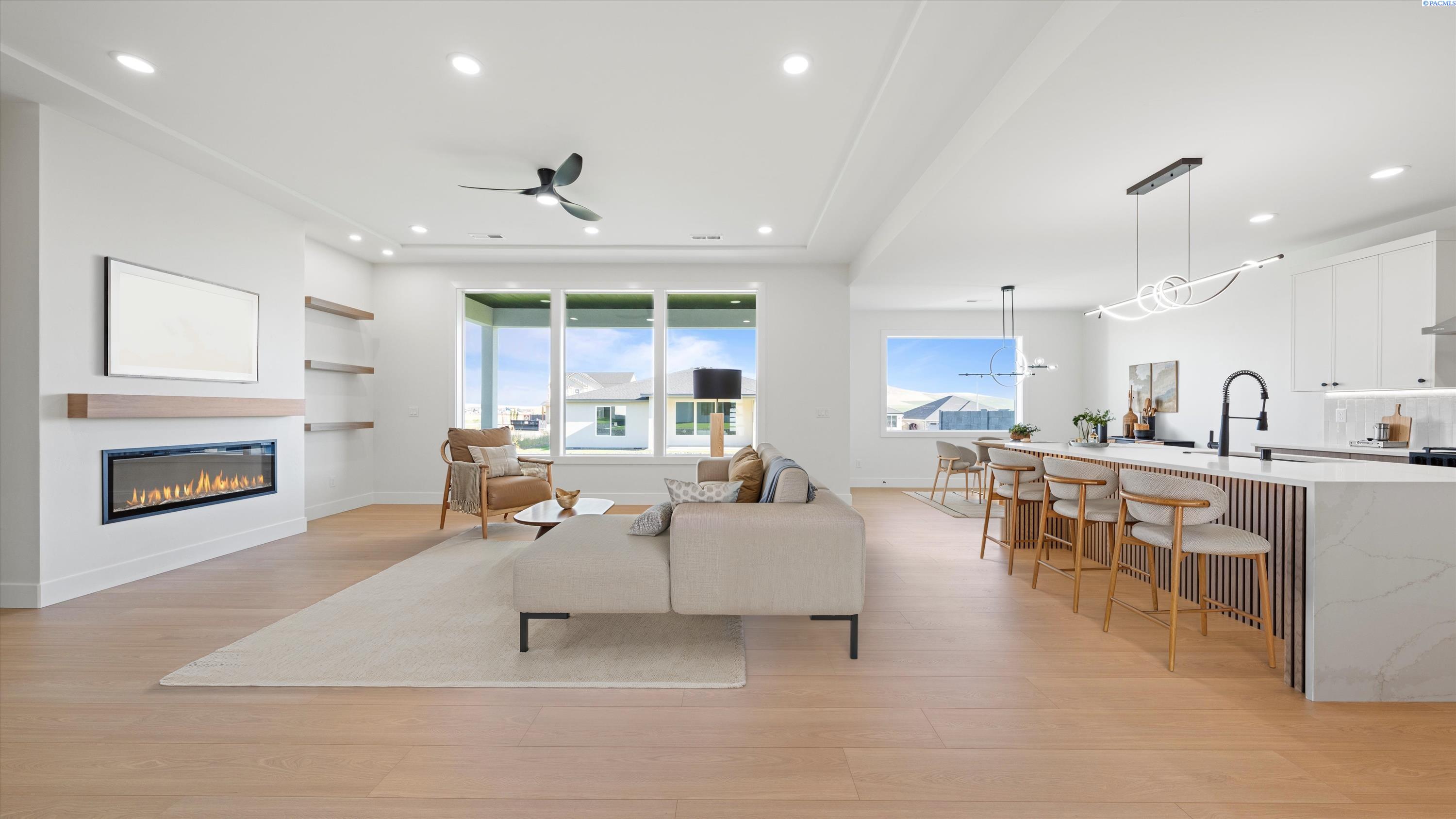 Richland, Washington, 99352, United States, 3 Bedrooms Bedrooms, ,2 BathroomsBathrooms,Residential,For Sale,2000656